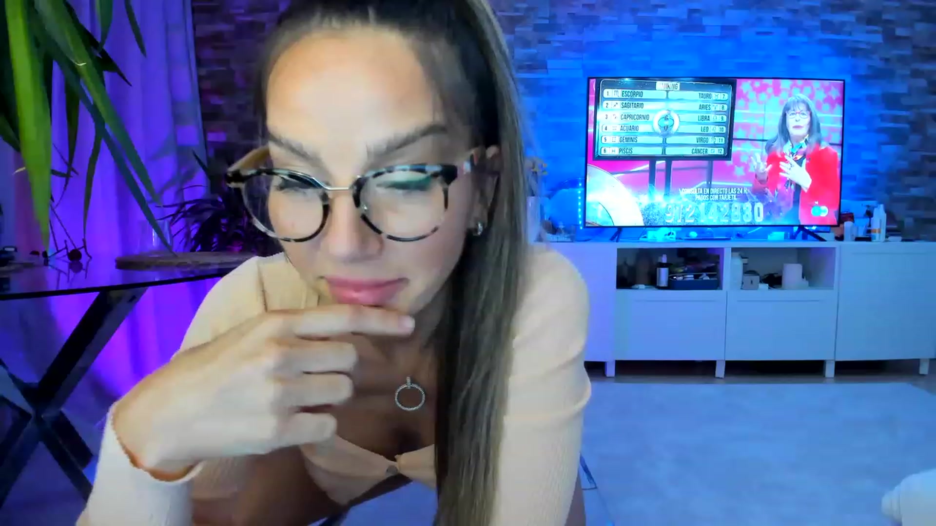 Gallery image thumbnail from AnooKiss's myfreecams stream on, 05/09/2023, 01:25 image 6 of 20