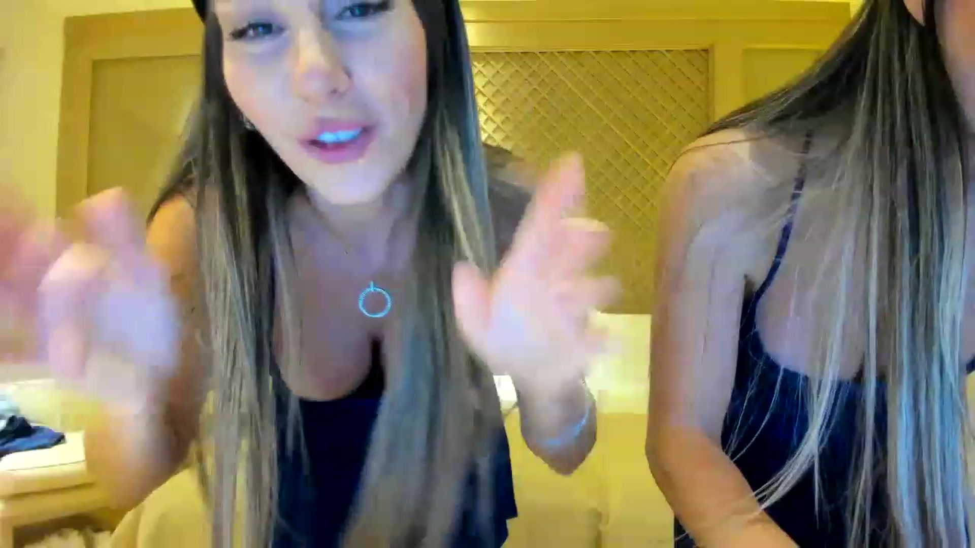 Gallery image thumbnail from AnooKiss's myfreecams stream on, 05/12/2023, 22:52 image 11 of 20