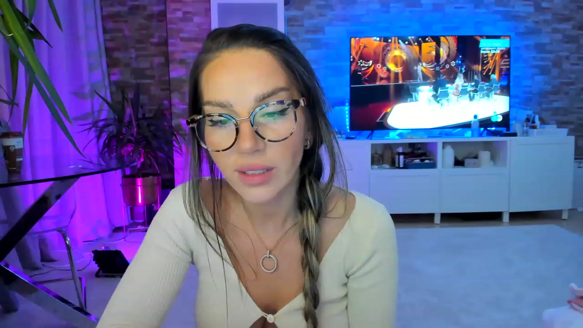 Gallery image thumbnail from AnooKiss's myfreecams stream on, 05/13/2023, 22:30 image 5 of 20