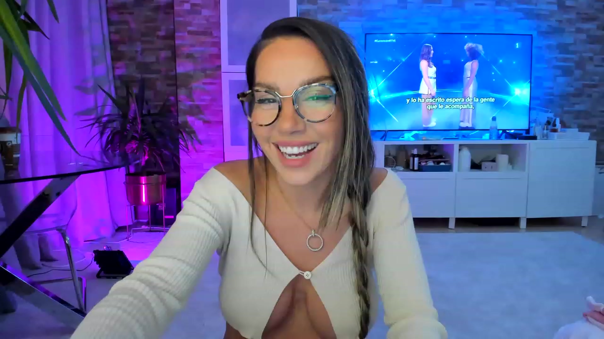 Gallery image thumbnail from AnooKiss's myfreecams stream on, 05/13/2023, 22:30 image 1 of 20