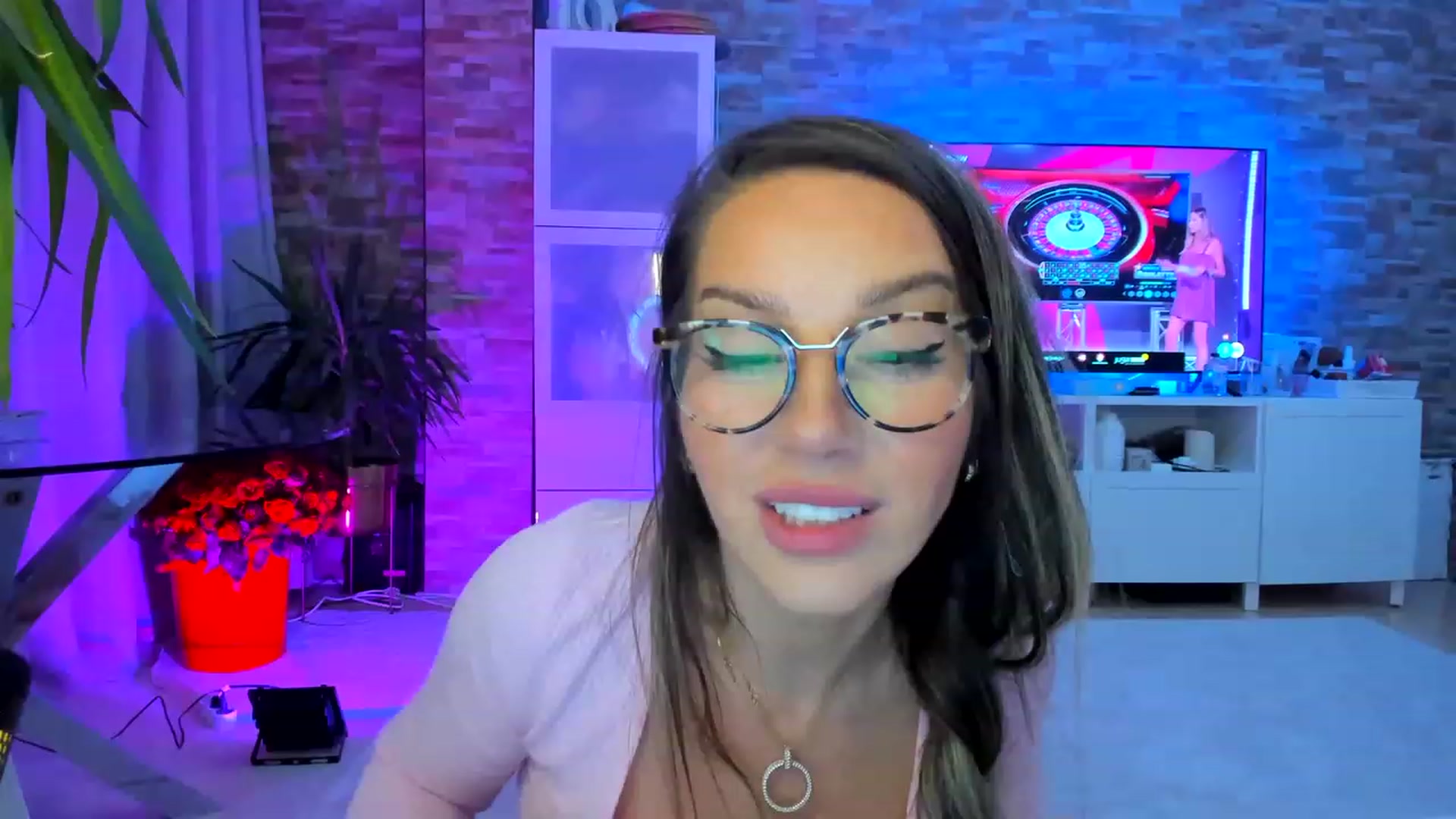 Gallery image thumbnail from AnooKiss's myfreecams stream on, 05/21/2023, 01:54 image 5 of 20