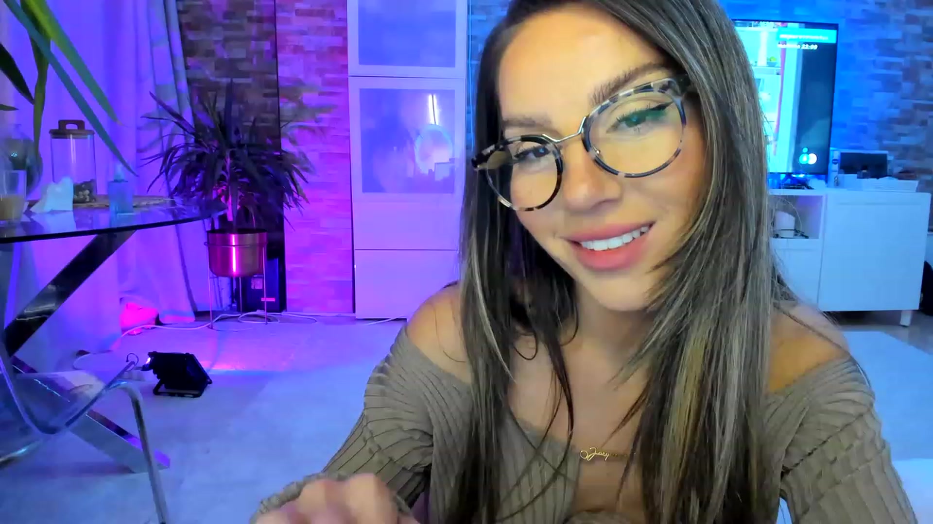 Gallery image thumbnail from AnooKiss's myfreecams stream on, 06/05/2023, 22:53 image 9 of 20