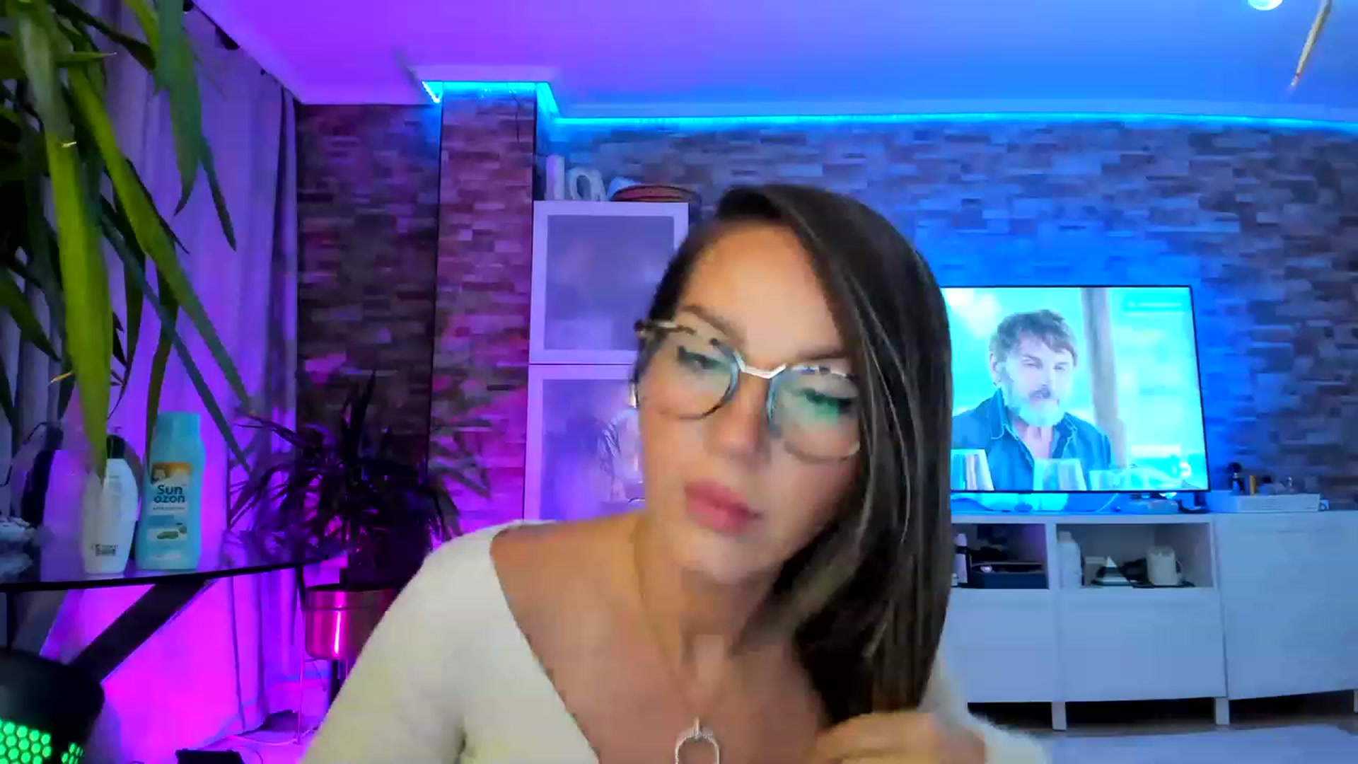 Gallery image thumbnail from AnooKiss's myfreecams stream on, 06/17/2023, 22:36 image 1 of 20