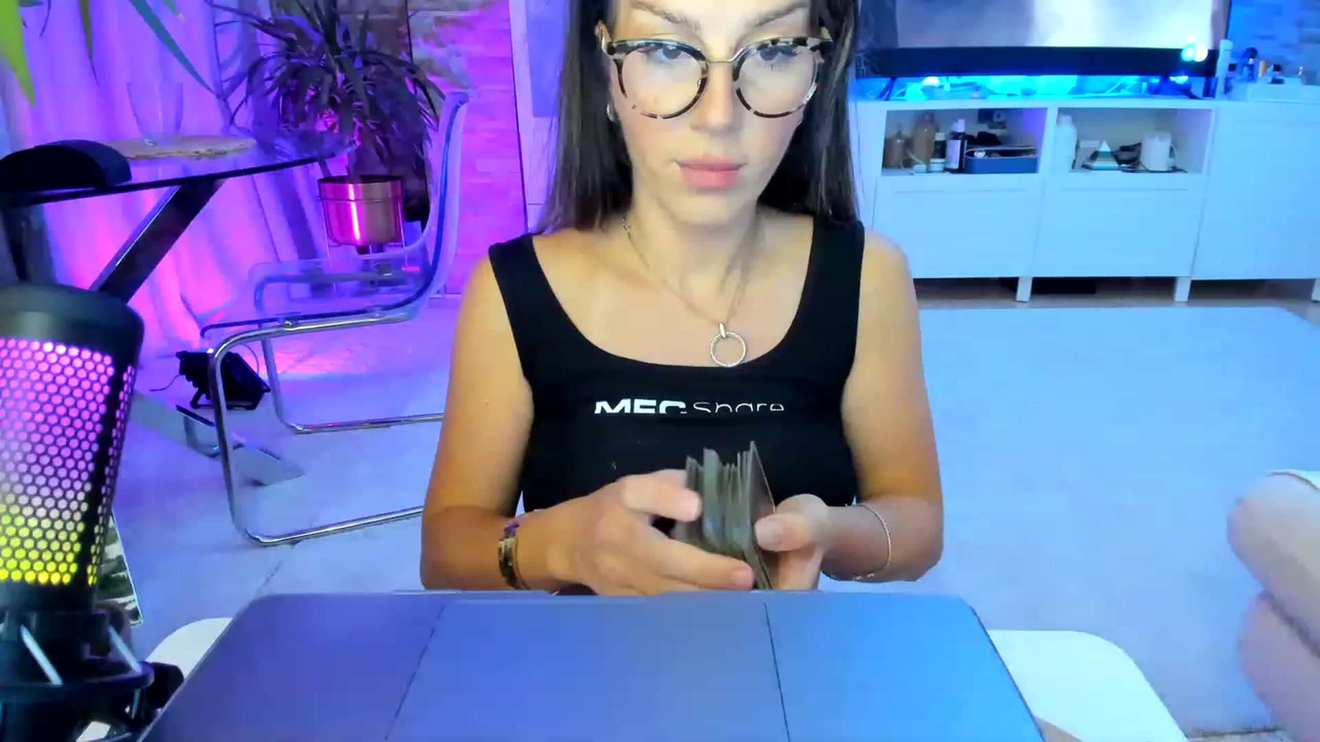 Gallery image thumbnail from AnooKiss's myfreecams stream on, 06/19/2023, 23:21 image 5 of 20