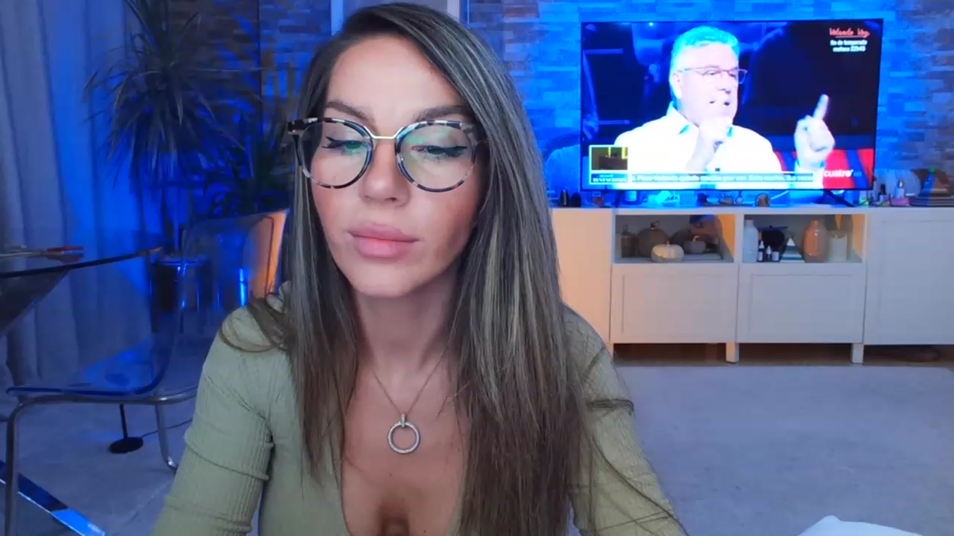 Gallery image thumbnail from Anoook's myfreecams stream on, 11/15/2022, 24:16 image 2 of 20
