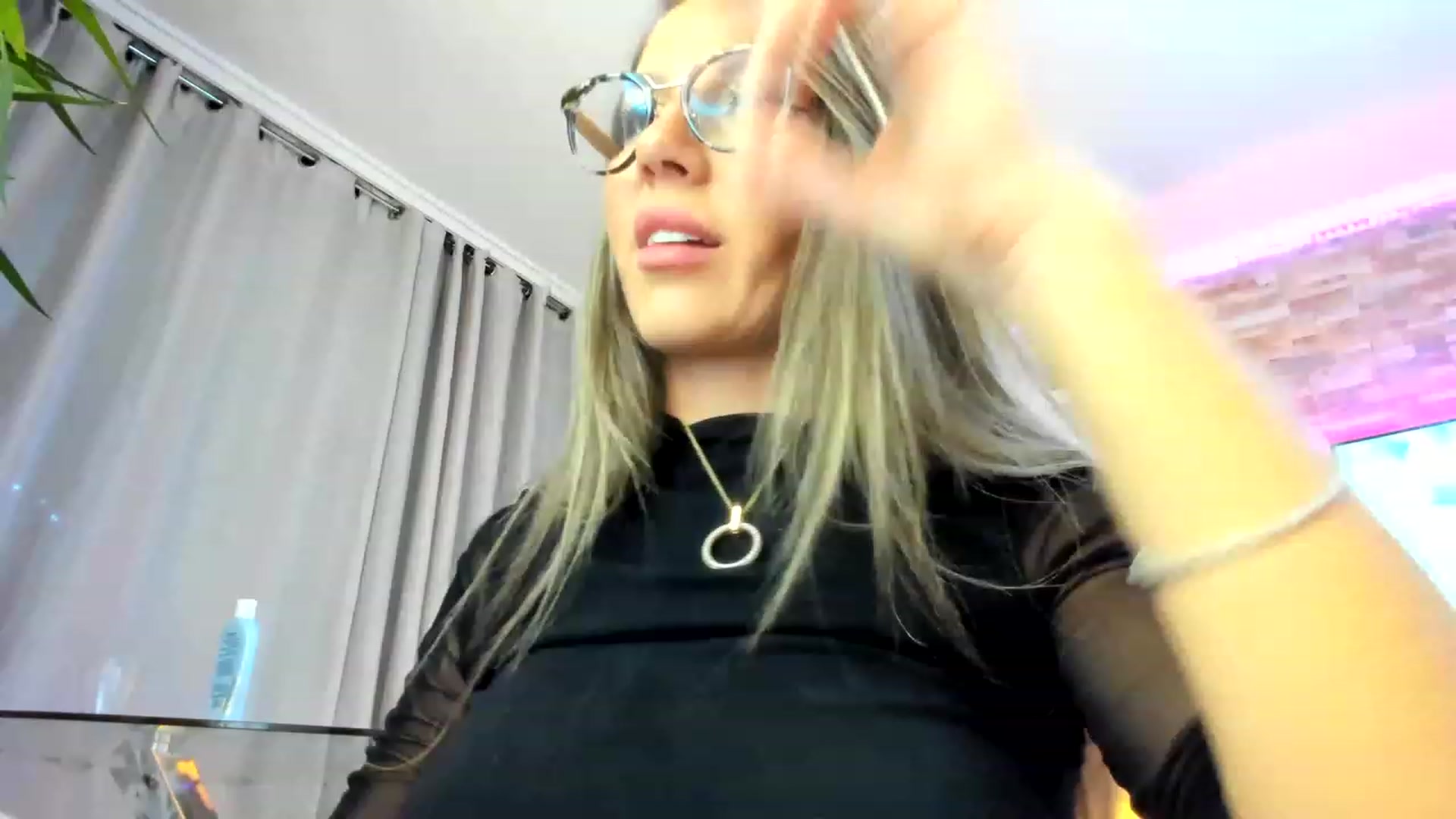 Gallery image thumbnail from Anoook's myfreecams stream on, 11/19/2022, 23:01 image 20 of 20