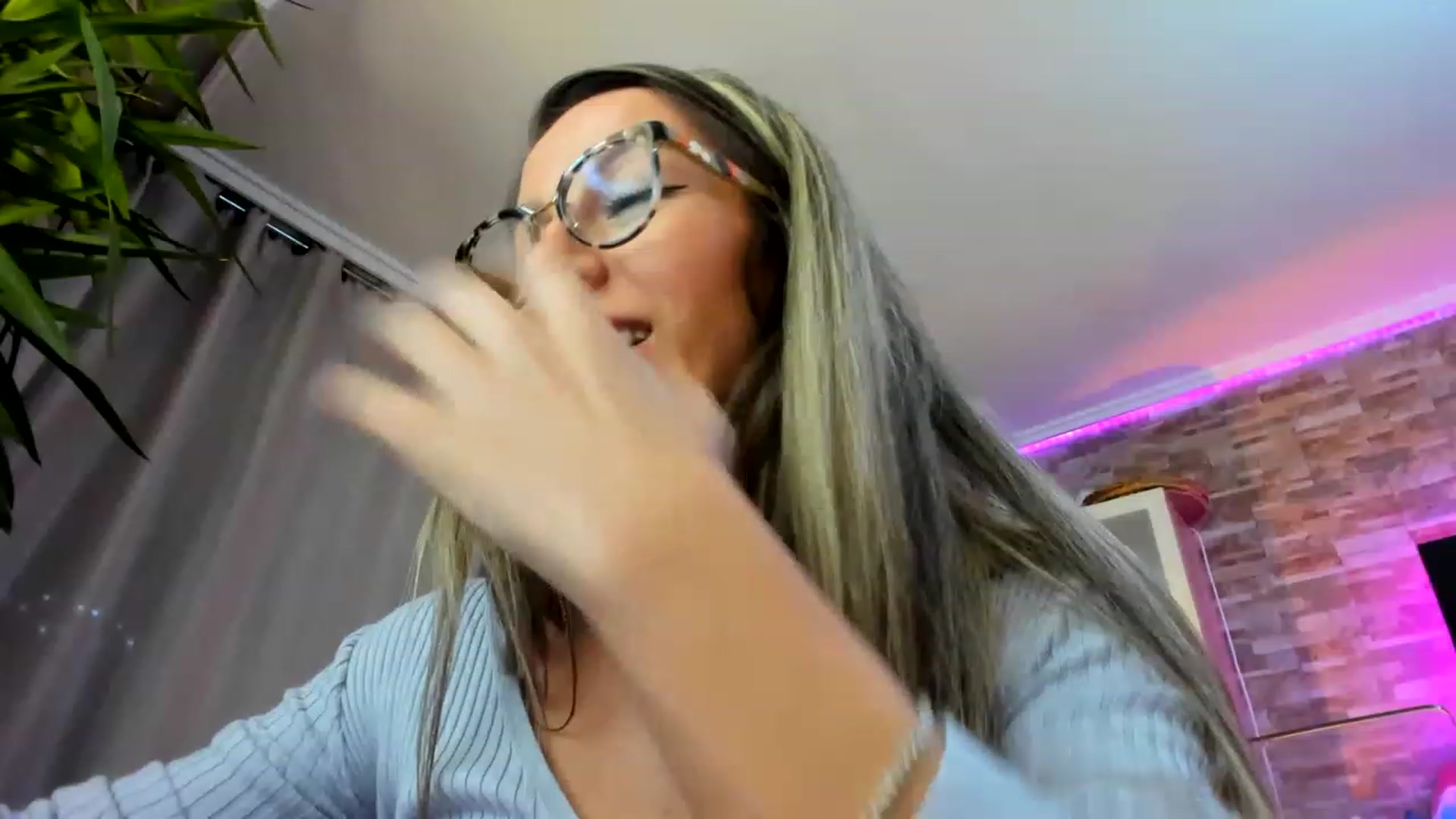 Gallery image thumbnail from Anoook's myfreecams stream on, 11/20/2022, 03:00 image 8 of 20
