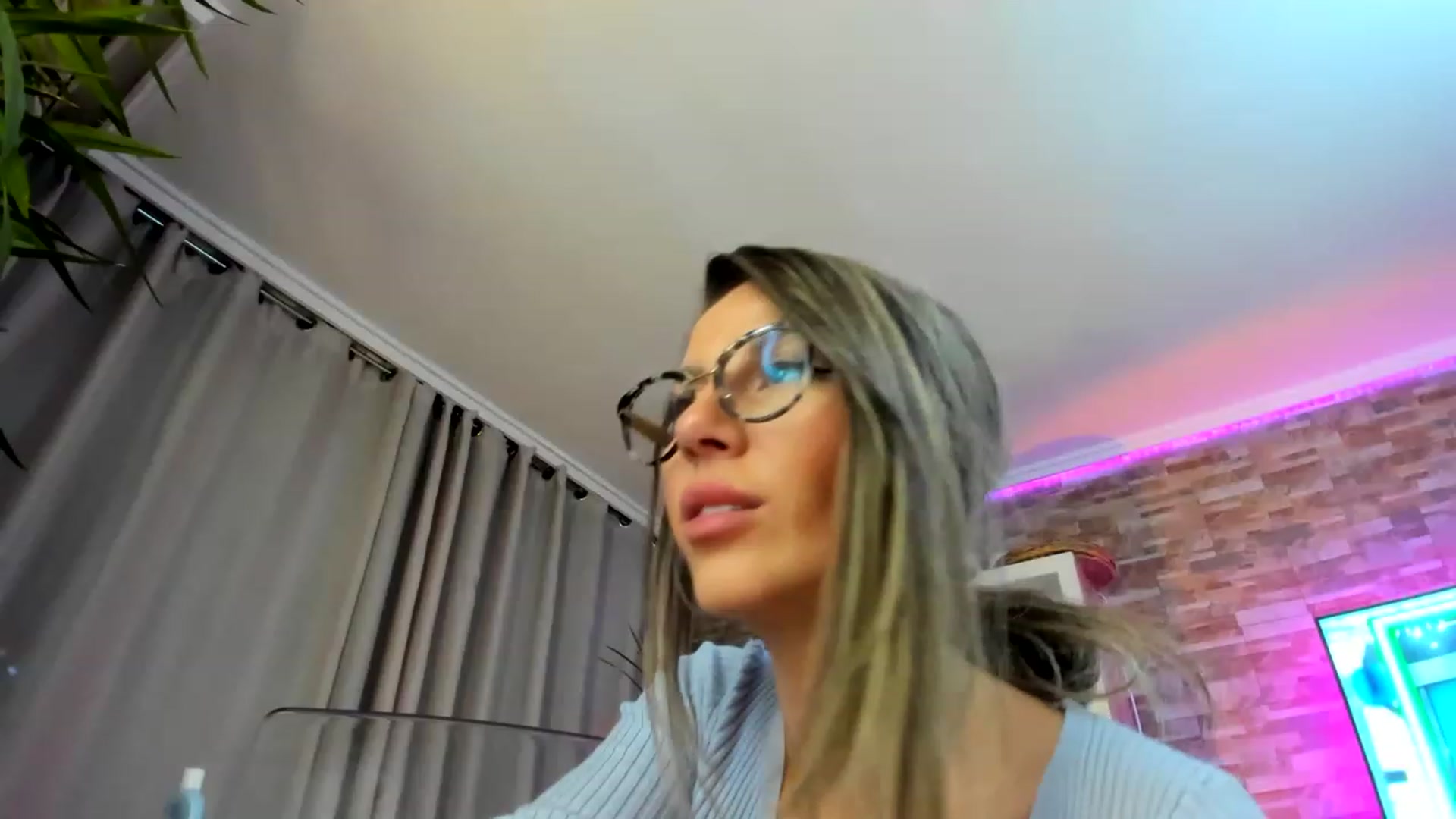Gallery image thumbnail from Anoook's myfreecams stream on, 11/20/2022, 03:00 image 15 of 20
