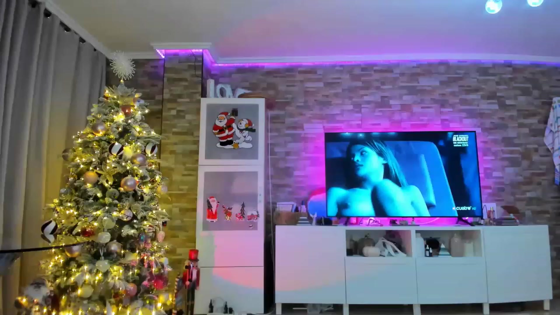 Gallery image thumbnail from Anoook's myfreecams stream on, 11/26/2022, 24:37 image 17 of 20