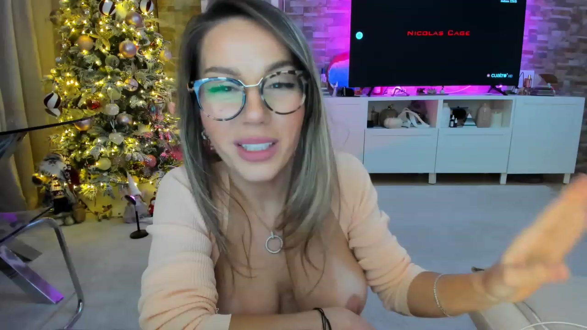 Gallery image thumbnail from Anoook's myfreecams stream on, 11/26/2022, 24:37 image 11 of 20