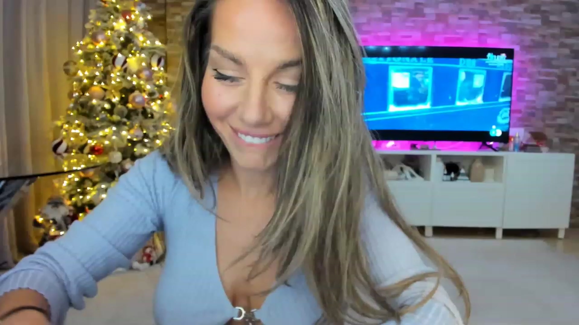 Gallery image thumbnail from Anoook's myfreecams stream on, 11/29/2022, 24:17 image 8 of 20