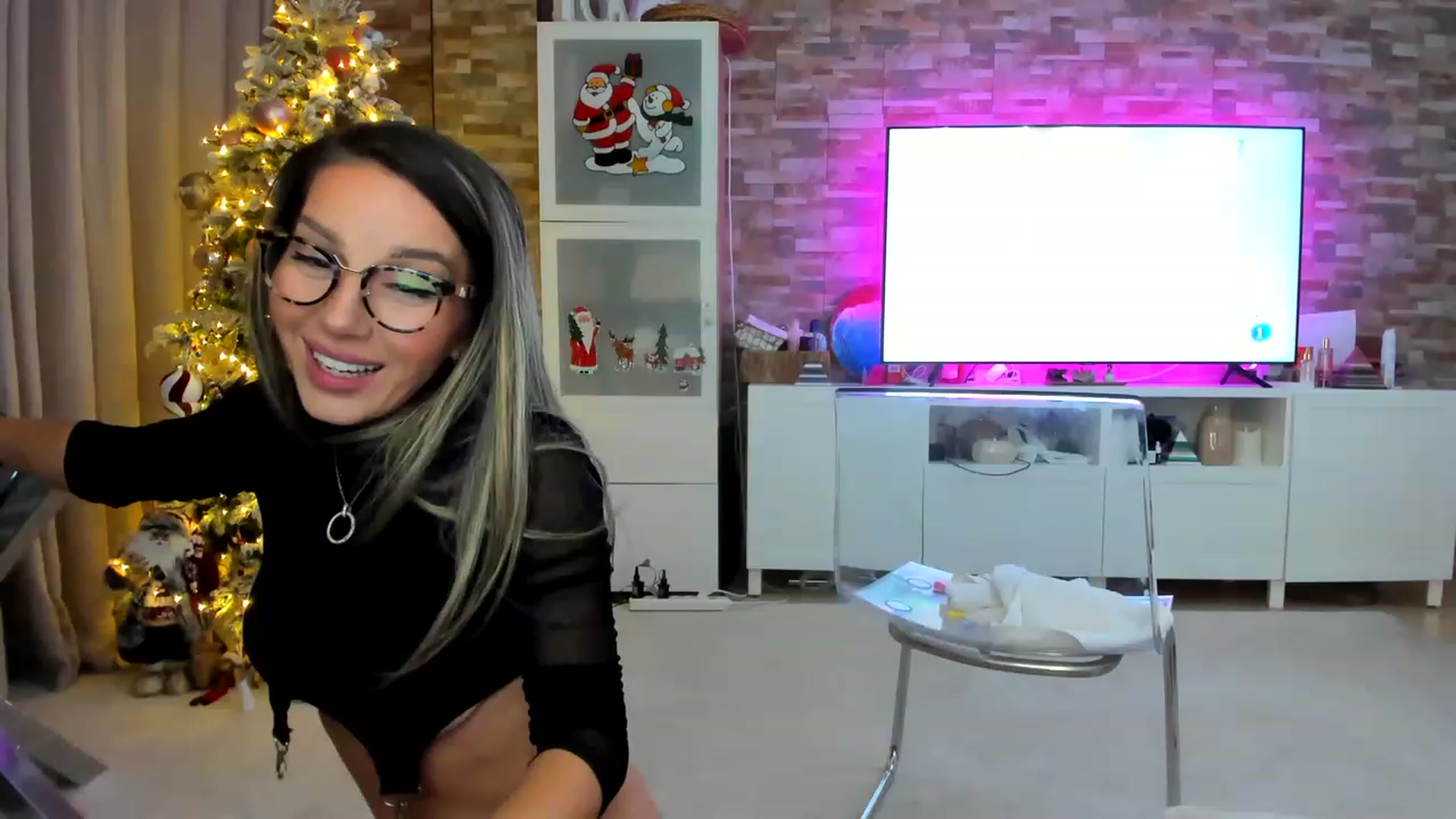 Gallery image thumbnail from Anoook's myfreecams stream on, 12/01/2022, 24:04 image 9 of 20
