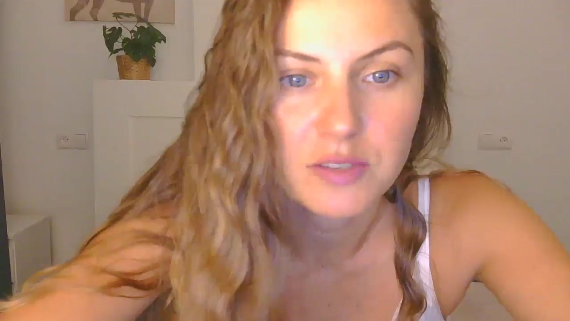 Gallery image thumbnail from AnotherLove4U's myfreecams stream on, 10/15/2024, 08:28 image 4 of 20