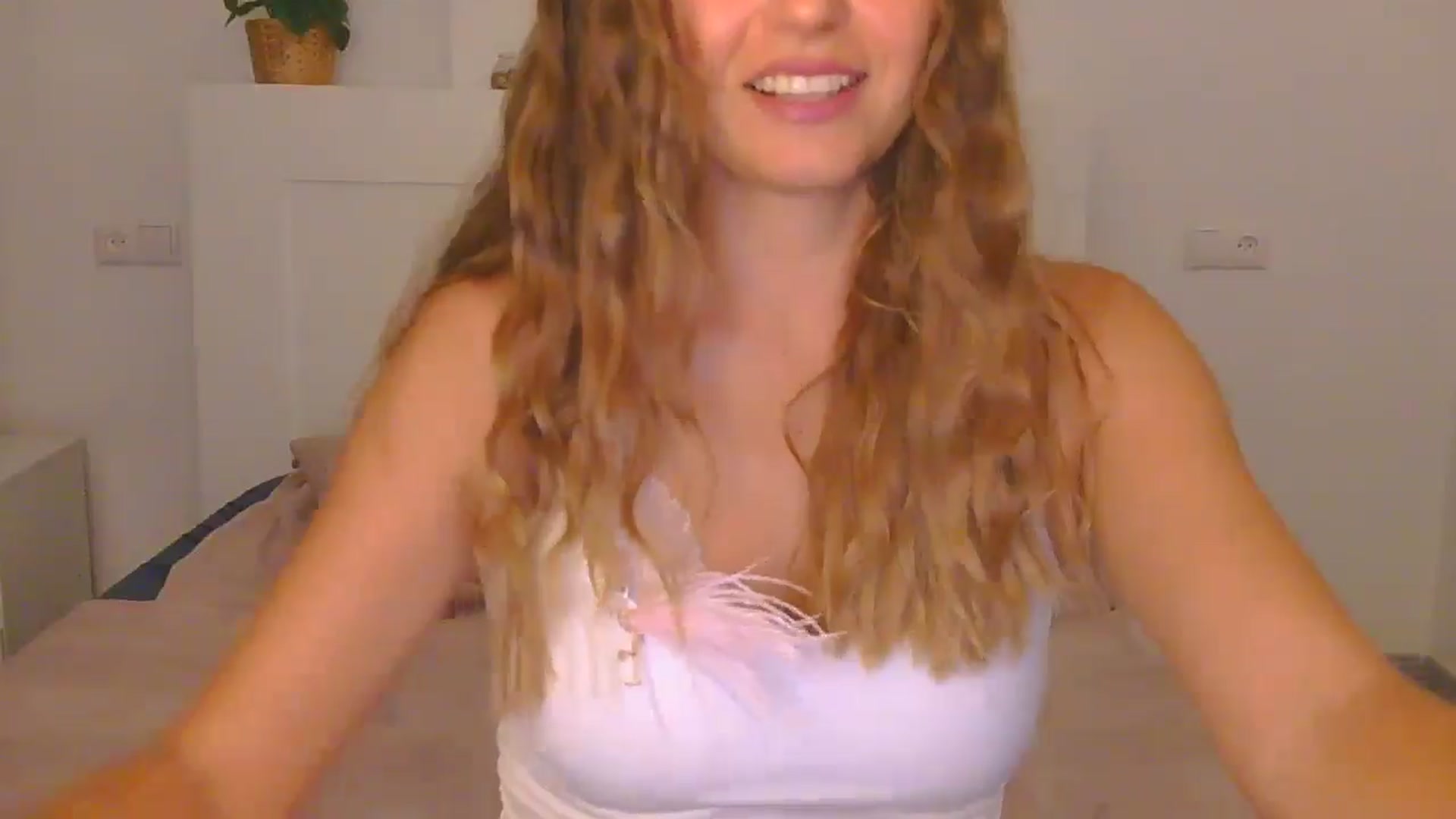 Gallery image thumbnail from AnotherLove4U's myfreecams stream on, 10/15/2024, 08:28 image 20 of 20