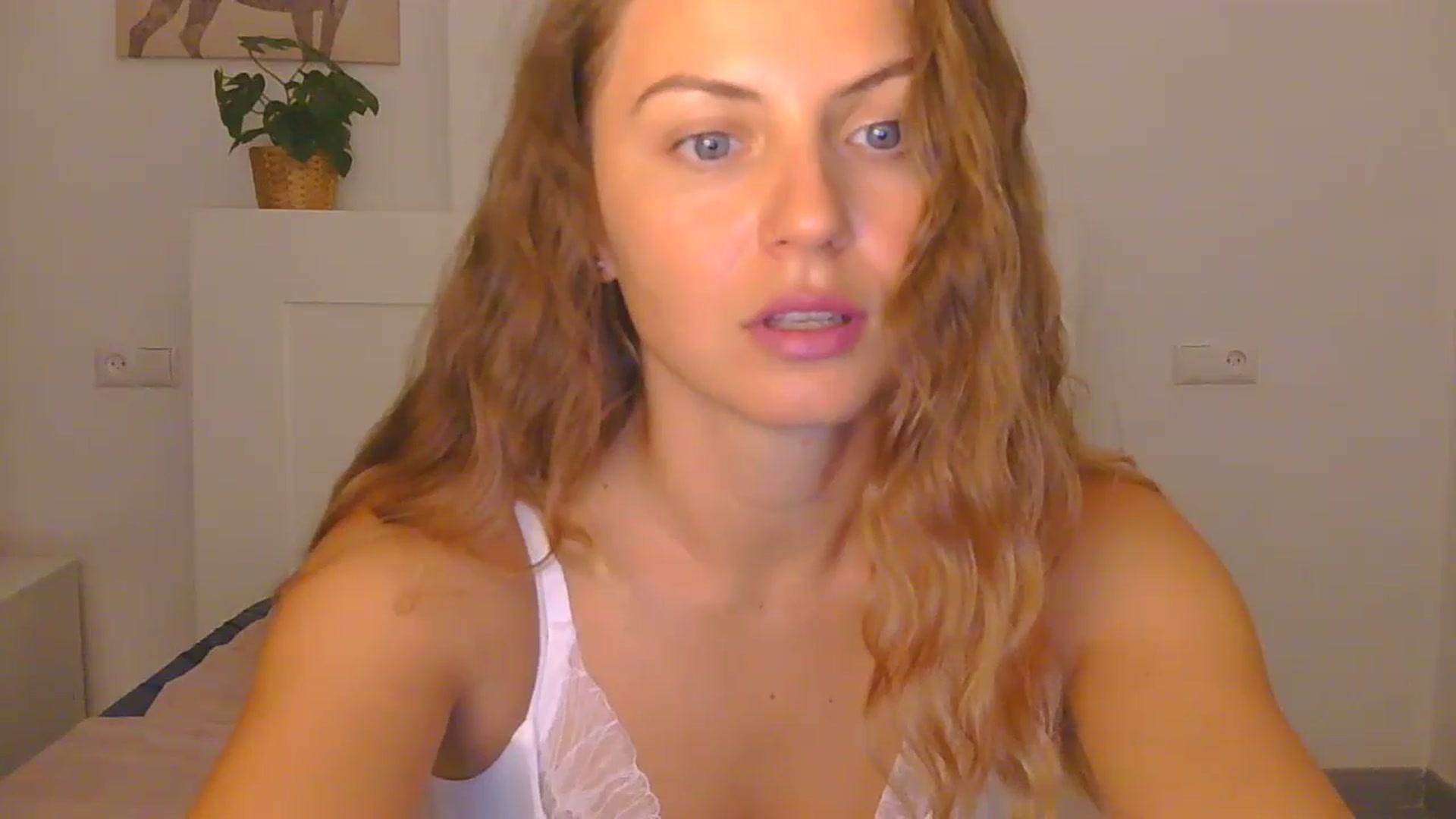 Gallery image thumbnail from AnotherLove4U's myfreecams stream on, 10/15/2024, 08:28 image 7 of 20