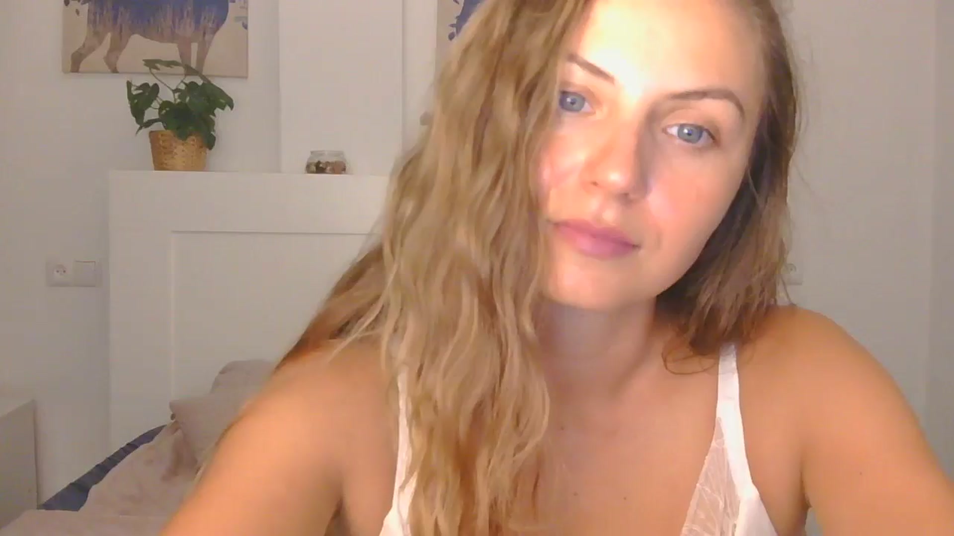 Gallery image thumbnail from AnotherLove4U's myfreecams stream on, 10/15/2024, 09:56 image 7 of 20