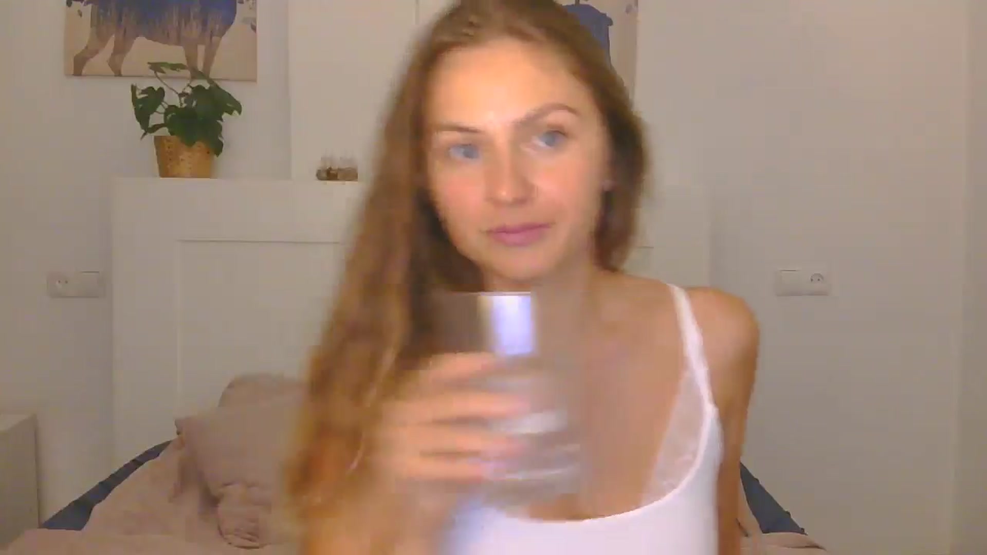 Gallery image thumbnail from AnotherLove4U's myfreecams stream on, 10/15/2024, 09:56 image 10 of 20