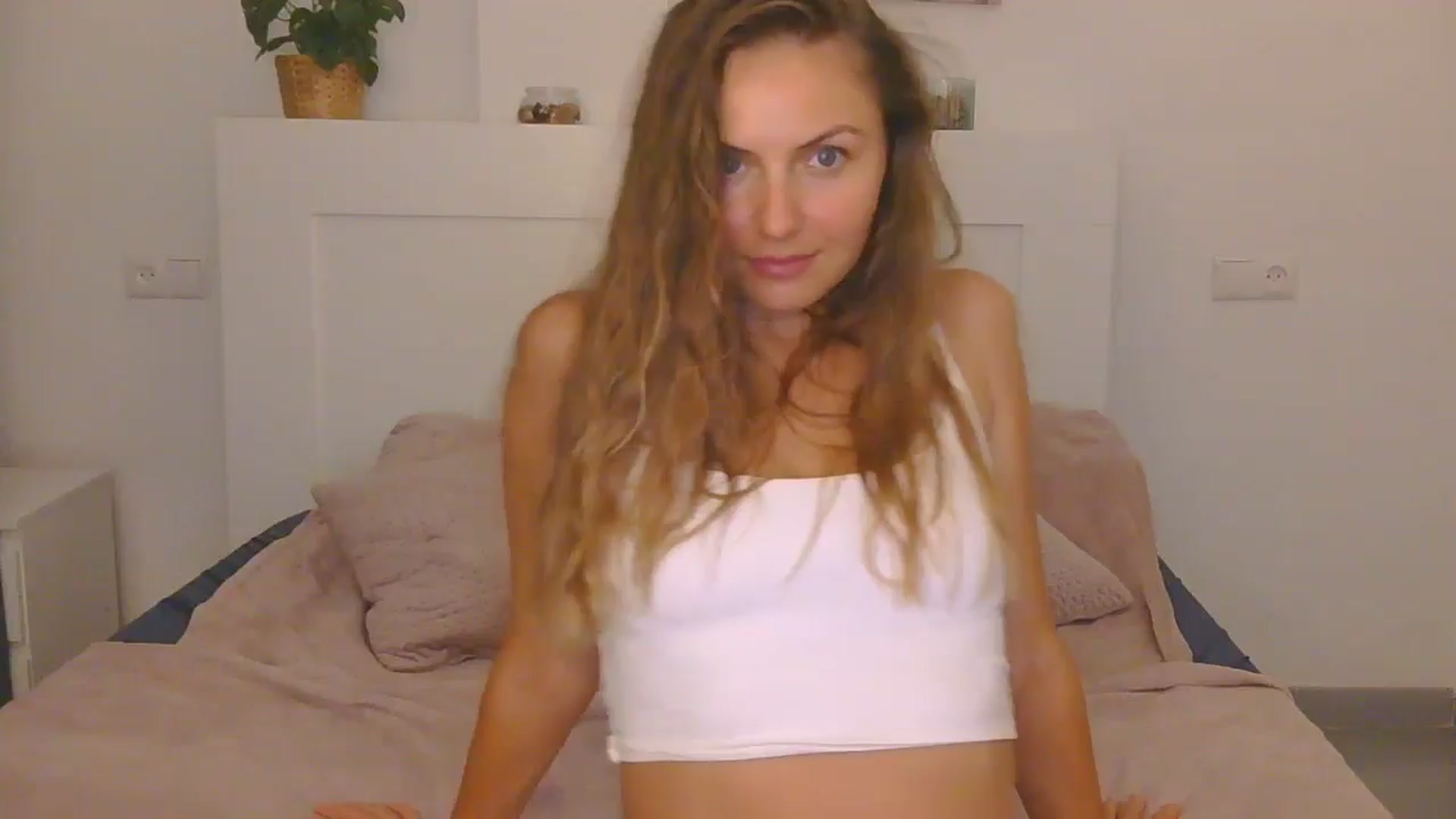 Gallery image thumbnail from AnotherLove4U's myfreecams stream on, 10/15/2024, 10:26 image 6 of 20