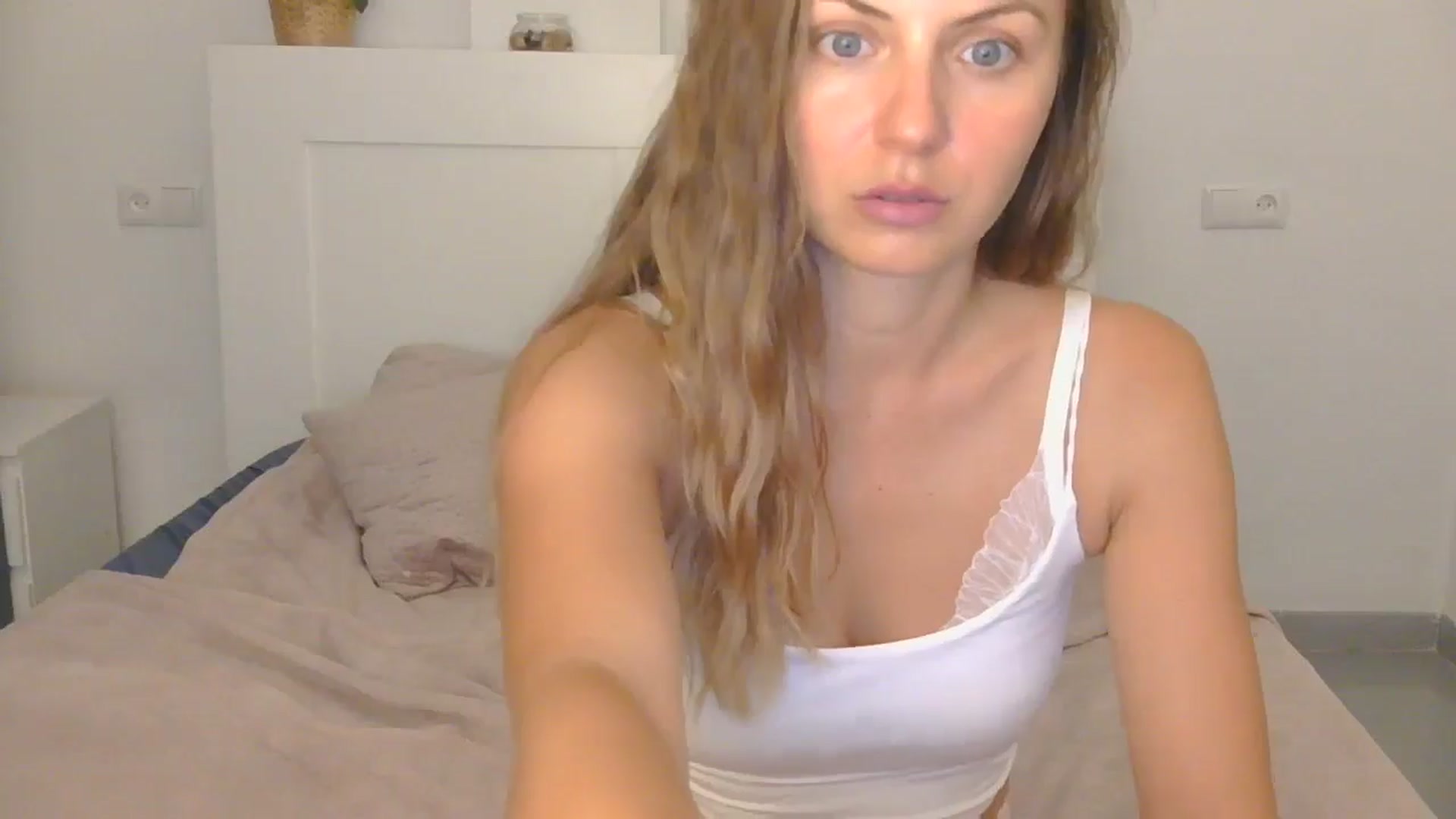 Gallery image thumbnail from AnotherLove4U's myfreecams stream on, 10/15/2024, 11:01 image 5 of 20