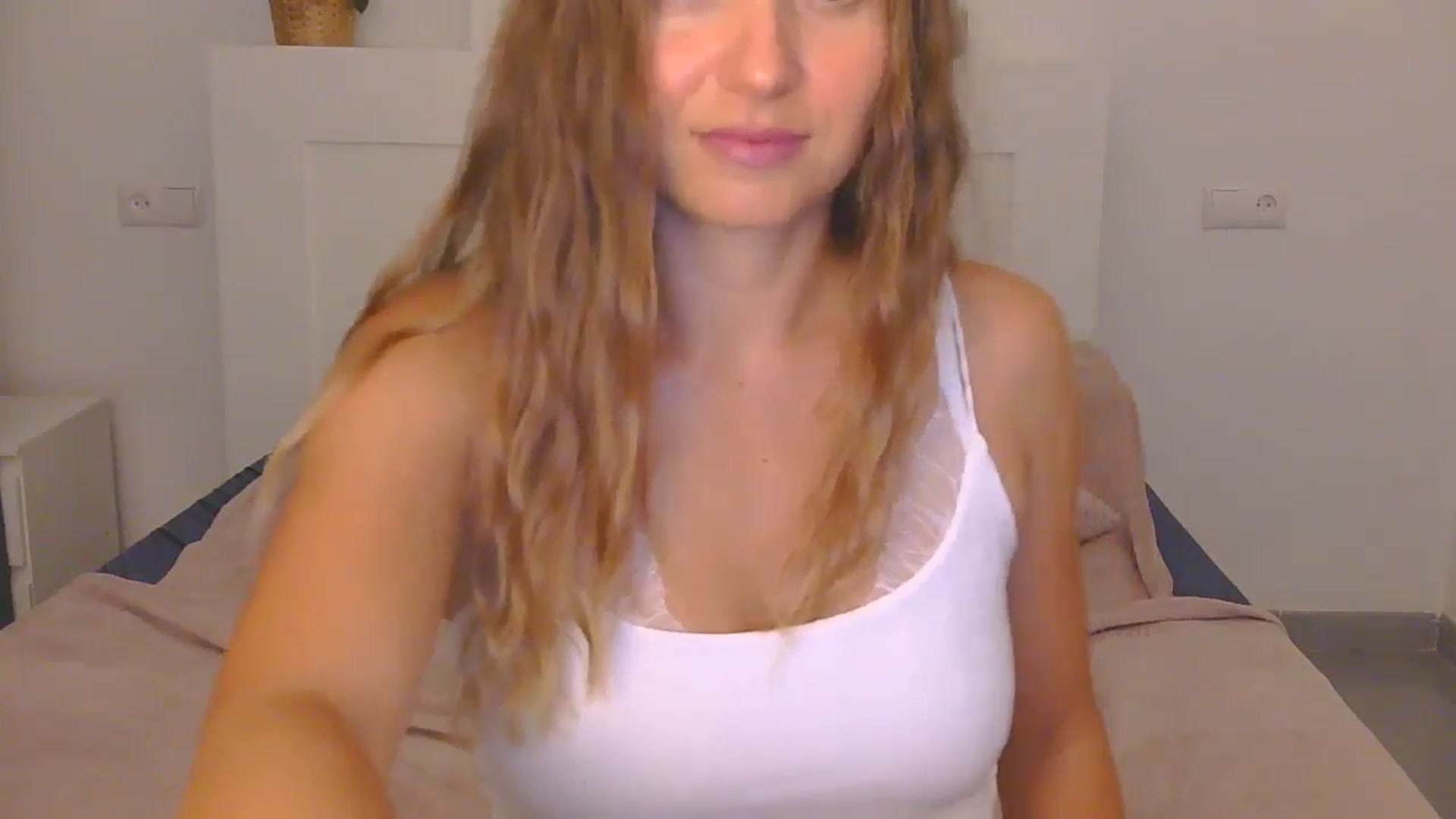 Gallery image thumbnail from AnotherLove4U's myfreecams stream on, 10/15/2024, 11:01 image 16 of 20