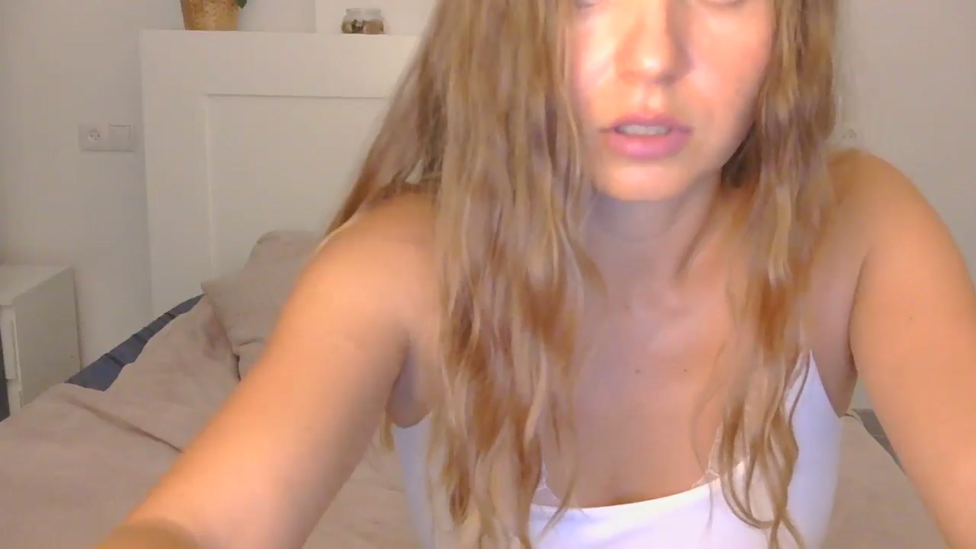 Gallery image thumbnail from AnotherLove4U's myfreecams stream on, 10/15/2024, 11:01 image 10 of 20