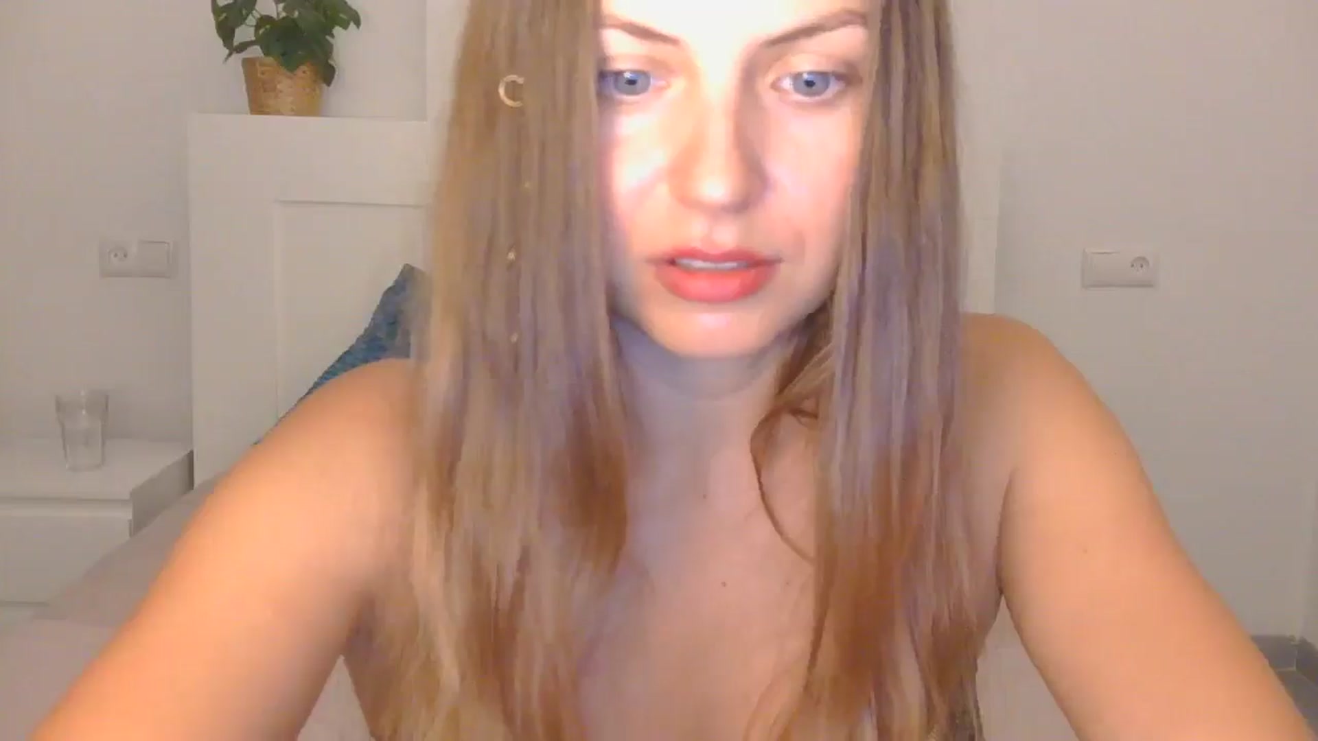 Gallery image thumbnail from AnotherLove4U's myfreecams stream on, 10/16/2024, 09:07 image 17 of 20