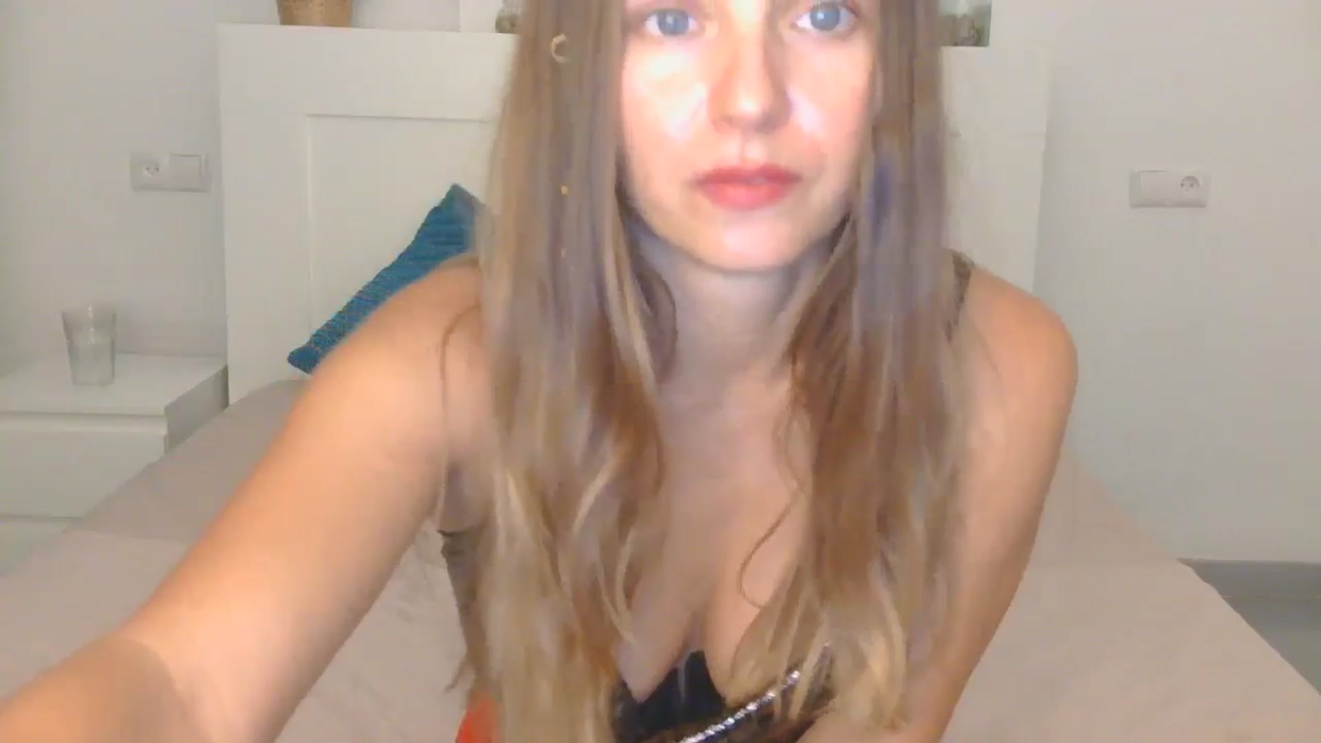 Gallery image thumbnail from AnotherLove4U's myfreecams stream on, 10/16/2024, 09:40 image 15 of 20