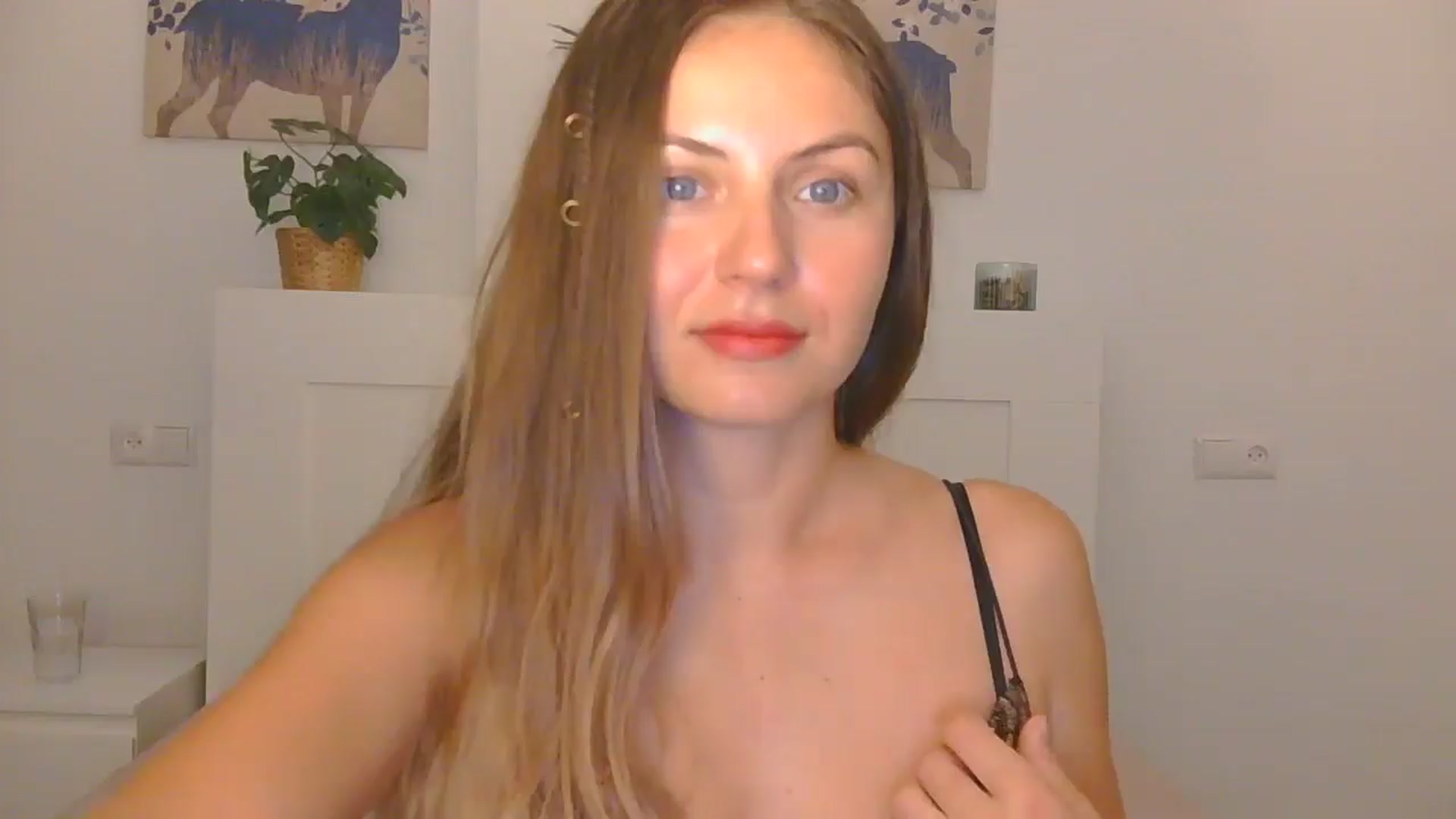 Gallery image thumbnail from AnotherLove4U's myfreecams stream on, 10/16/2024, 09:40 image 3 of 20