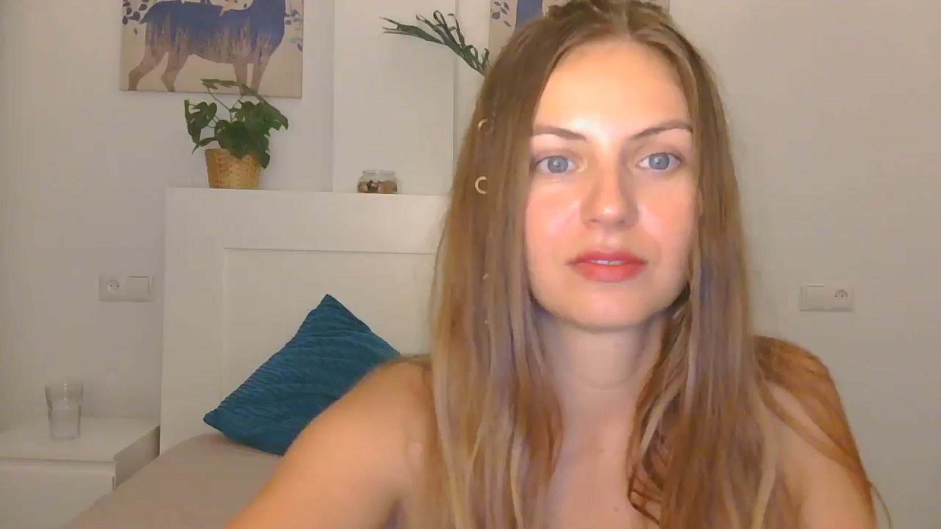 Gallery image thumbnail from AnotherLove4U's myfreecams stream on, 10/16/2024, 09:40 image 10 of 20
