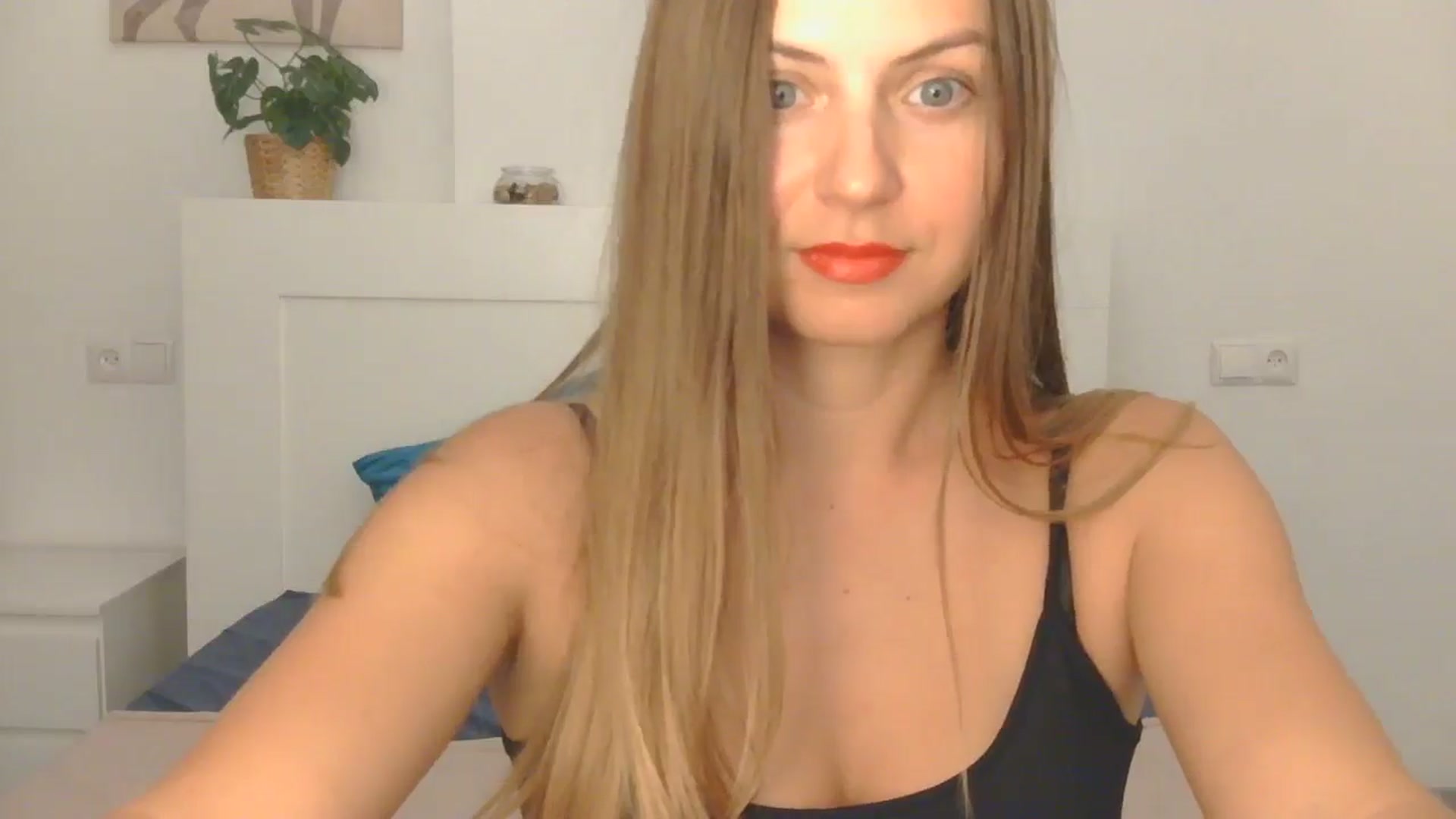 Gallery image thumbnail from AnotherLove4U's myfreecams stream on, 10/18/2024, 09:04 image 2 of 20