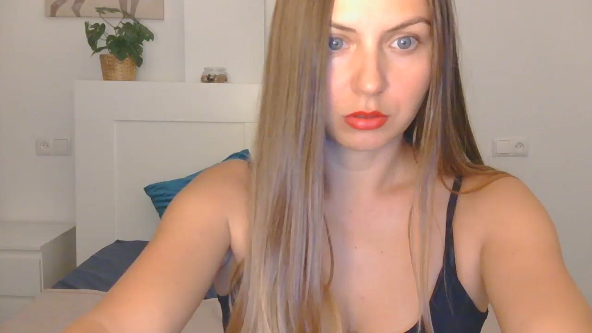 Gallery image thumbnail from AnotherLove4U's myfreecams stream on, 10/18/2024, 09:04 image 5 of 20