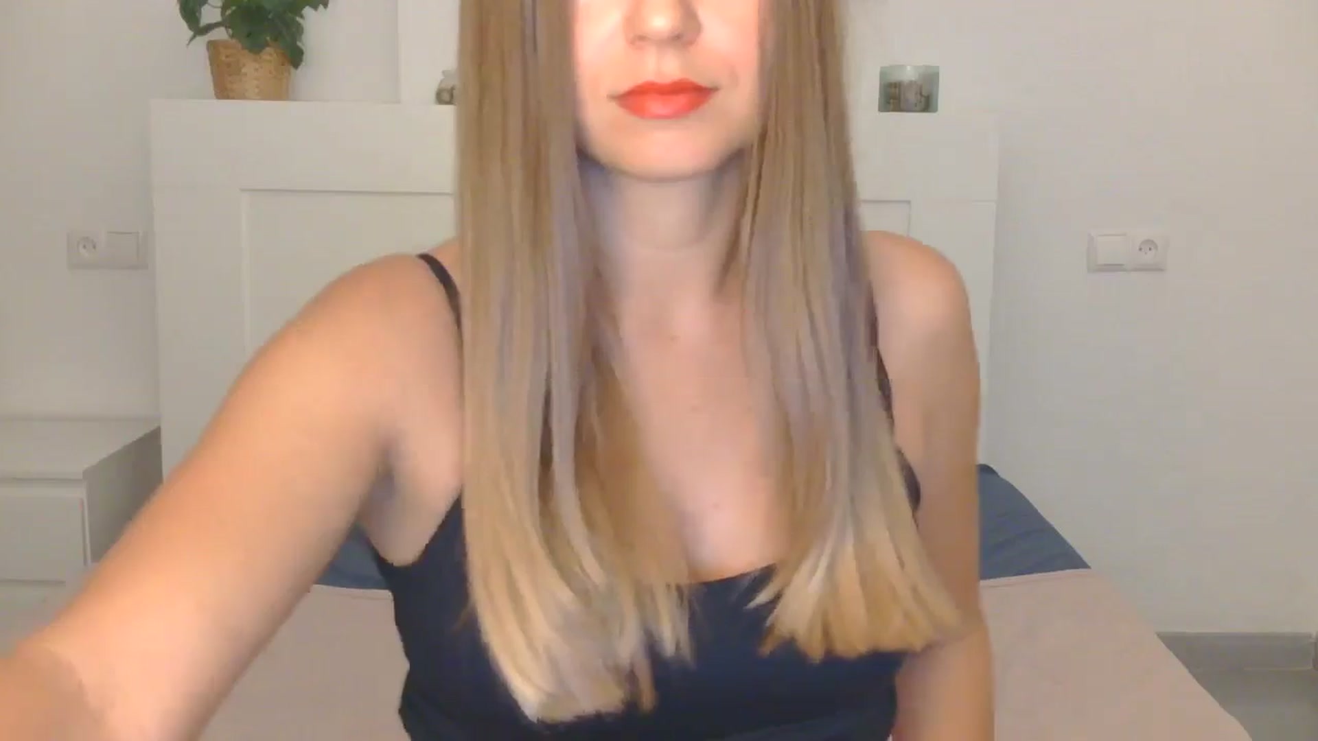 Gallery image thumbnail from AnotherLove4U's myfreecams stream on, 10/18/2024, 09:04 image 16 of 20