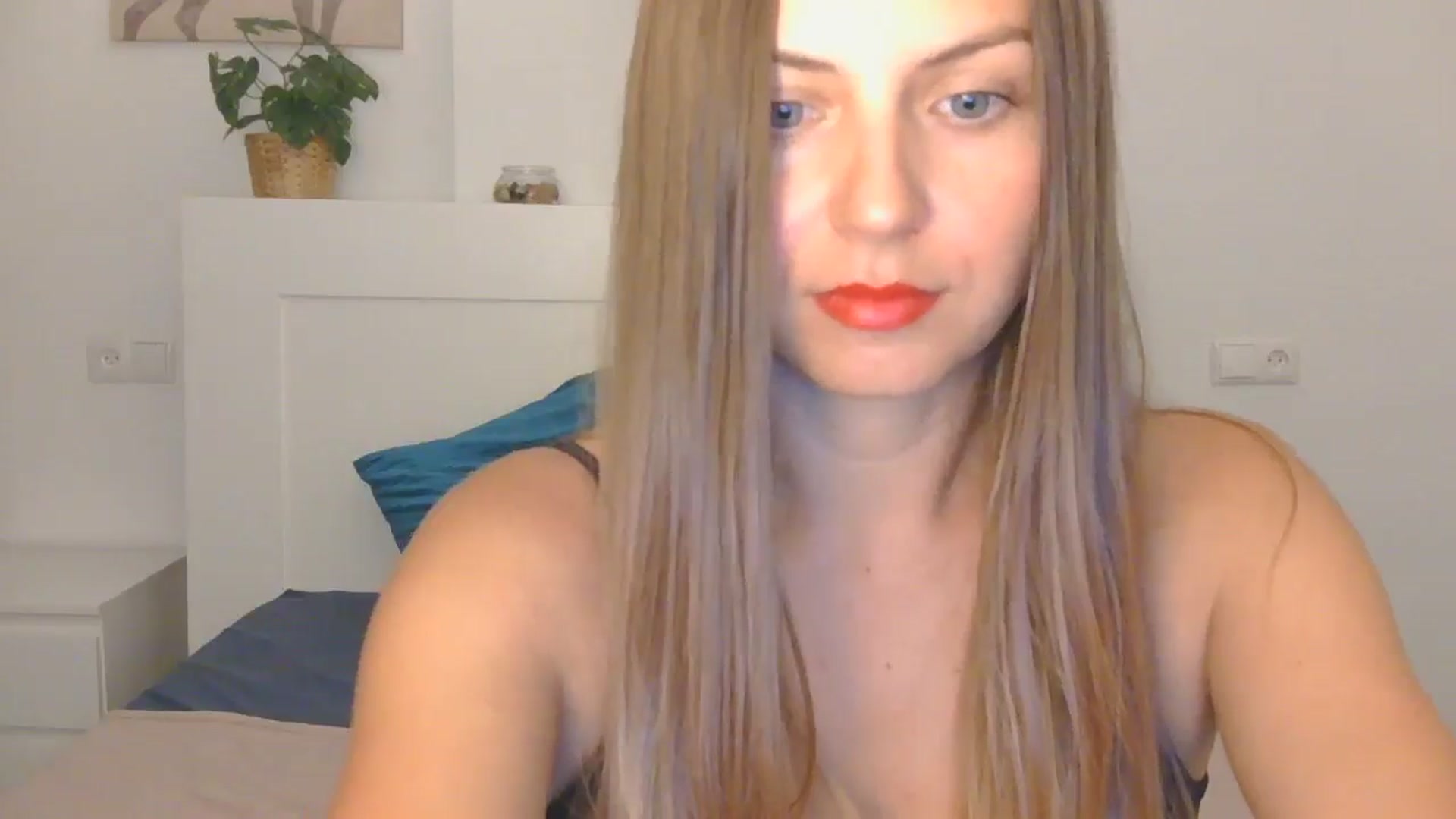 Gallery image thumbnail from AnotherLove4U's myfreecams stream on, 10/18/2024, 09:04 image 7 of 20