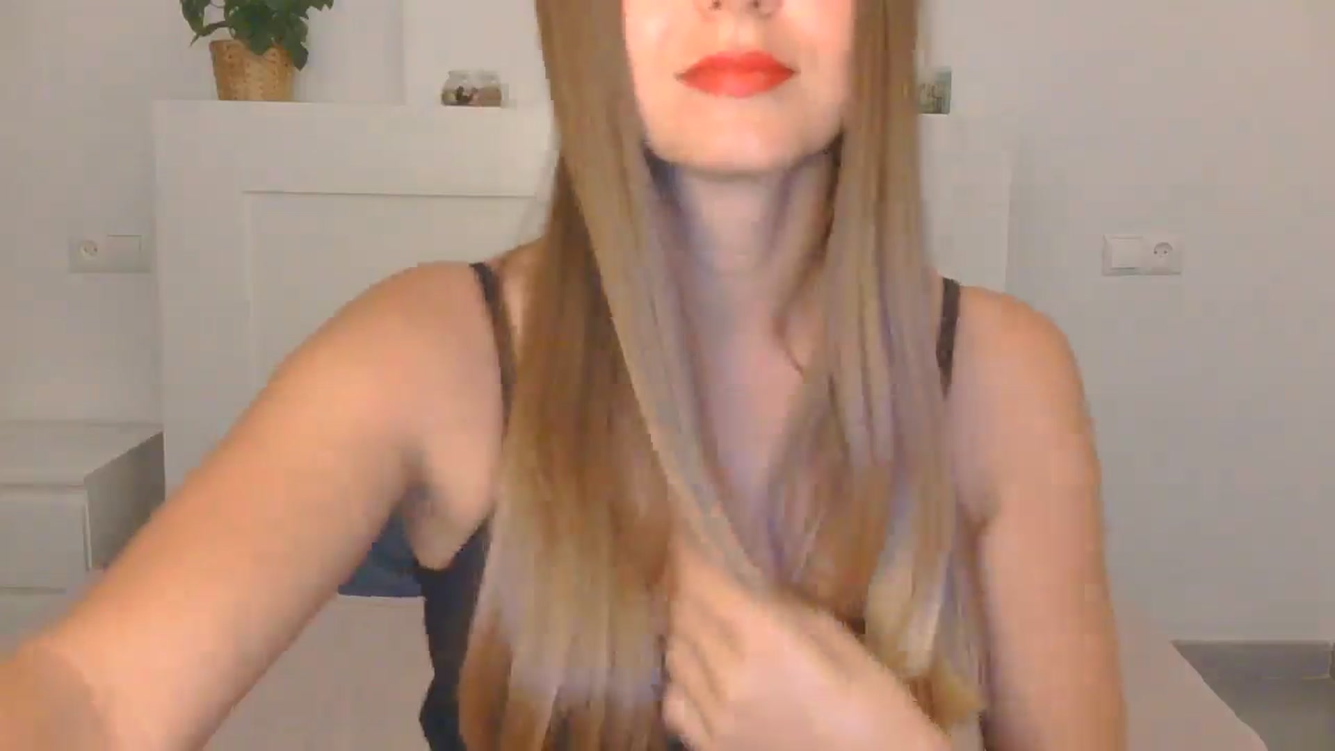 Gallery image thumbnail from AnotherLove4U's myfreecams stream on, 10/18/2024, 09:04 image 19 of 20