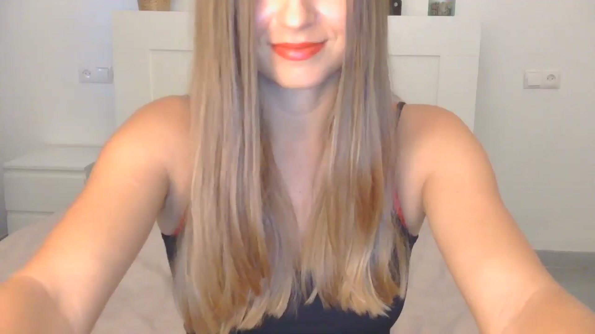 Gallery image thumbnail from AnotherLove4U's myfreecams stream on, 10/21/2024, 09:29 image 17 of 20