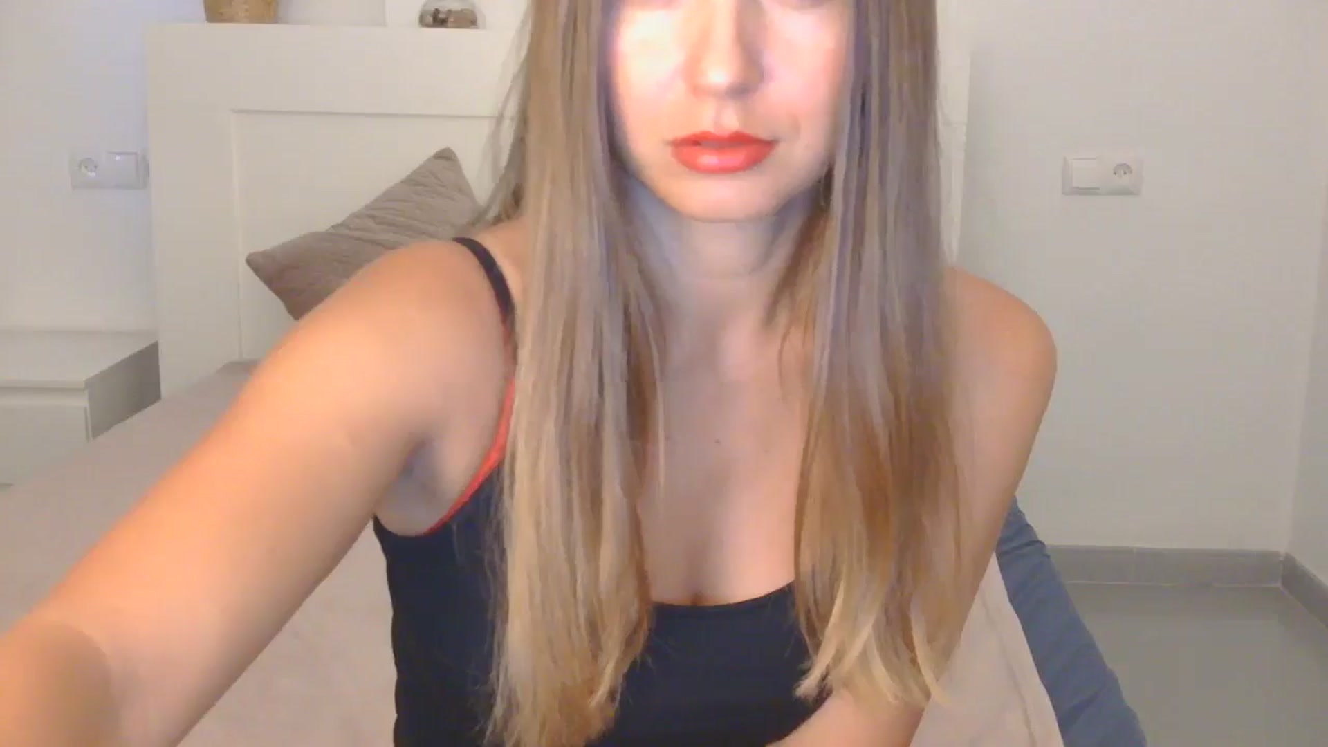 Gallery image thumbnail from AnotherLove4U's myfreecams stream on, 10/21/2024, 09:29 image 11 of 20