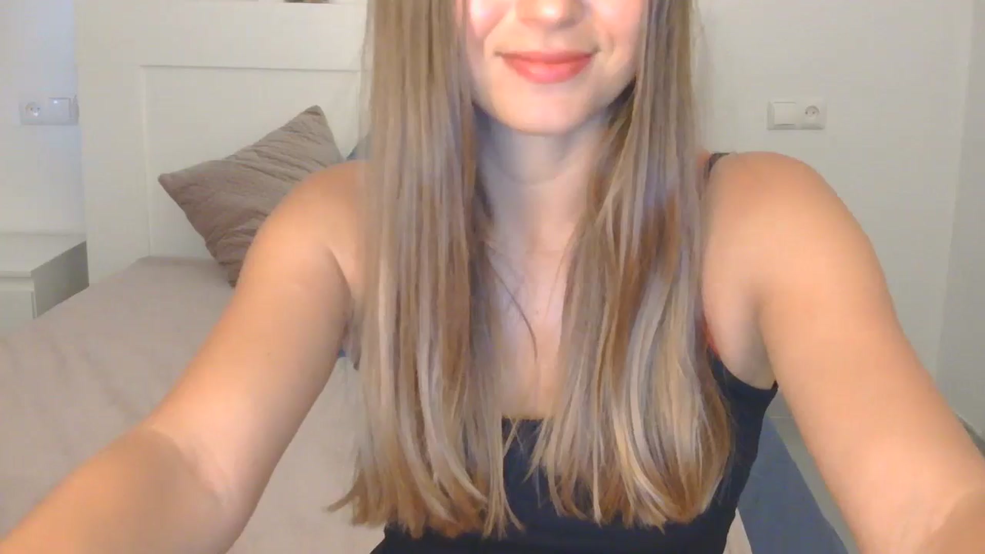Gallery image thumbnail from AnotherLove4U's myfreecams stream on, 10/21/2024, 11:25 image 15 of 20