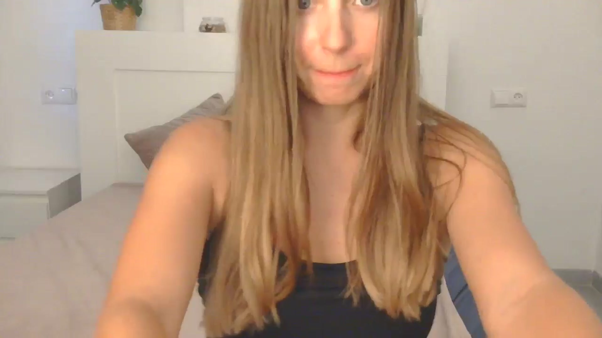 Gallery image thumbnail from AnotherLove4U's myfreecams stream on, 10/21/2024, 11:25 image 18 of 20