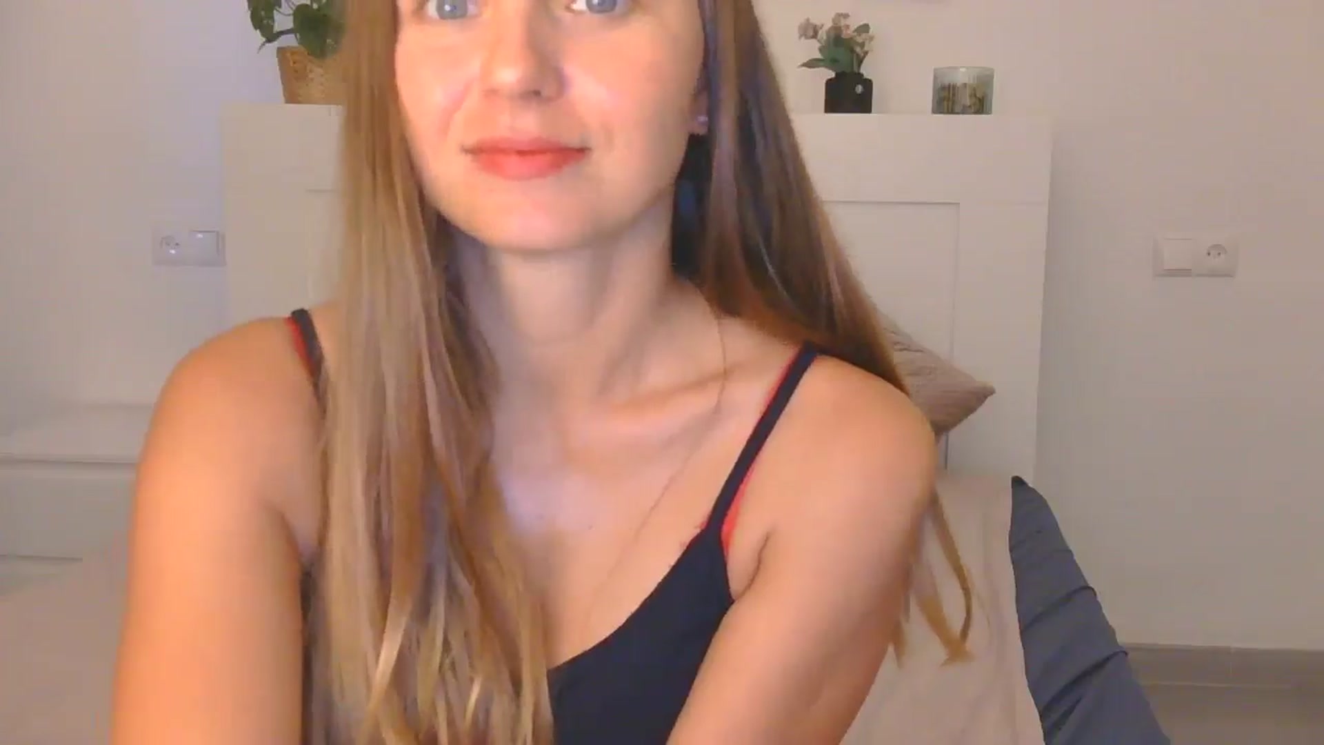 Gallery image thumbnail from AnotherLove4U's myfreecams stream on, 10/21/2024, 11:25 image 2 of 20