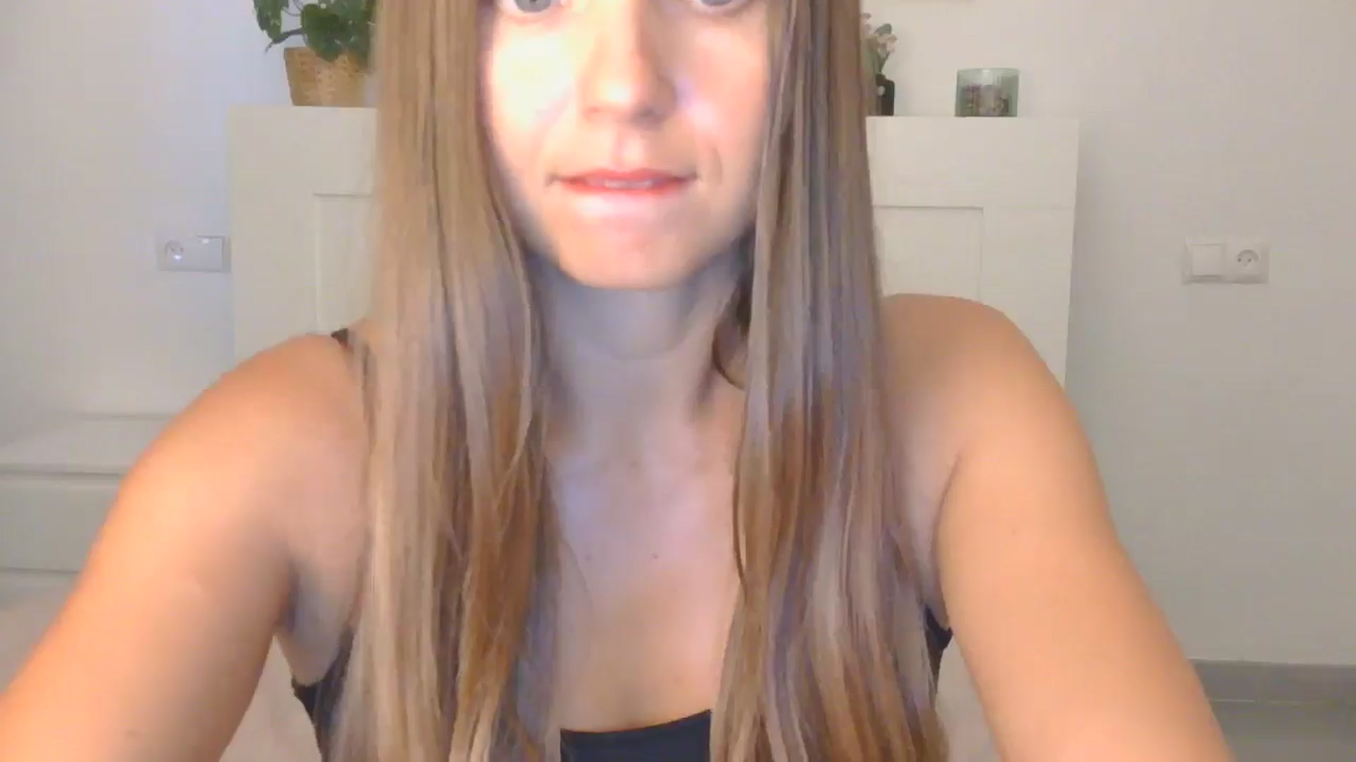 Gallery image thumbnail from AnotherLove4U's myfreecams stream on, 10/21/2024, 11:25 image 6 of 20