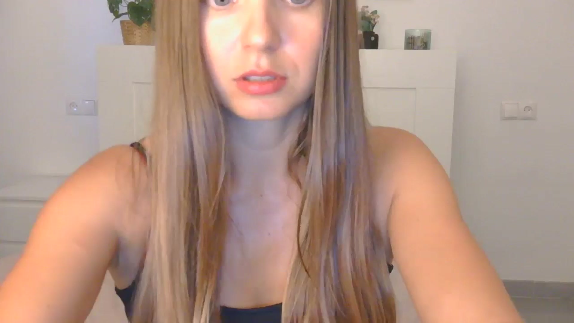 Gallery image thumbnail from AnotherLove4U's myfreecams stream on, 10/21/2024, 11:25 image 5 of 20