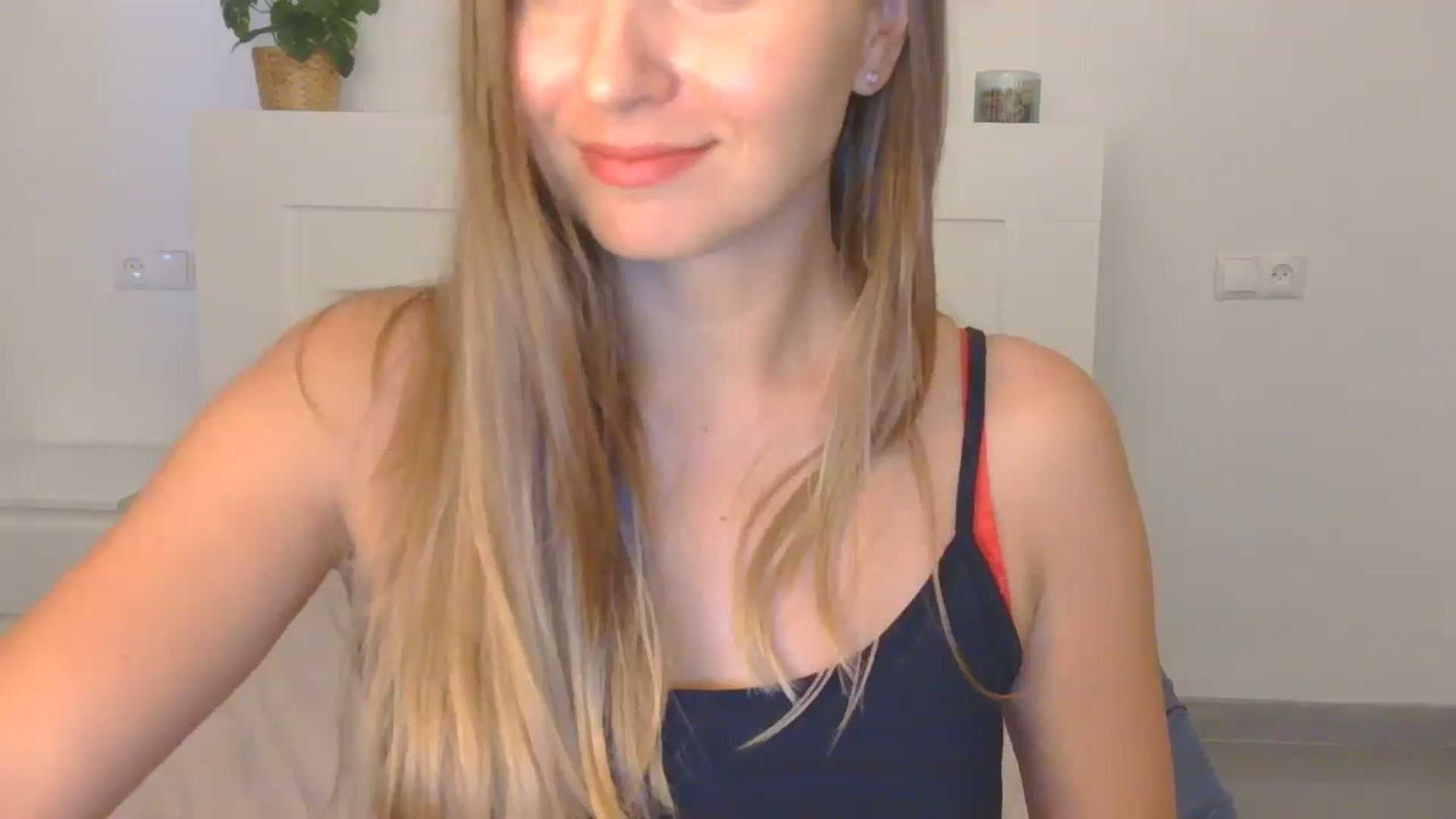 Gallery image thumbnail from AnotherLove4U's myfreecams stream on, 10/21/2024, 11:25 image 7 of 20