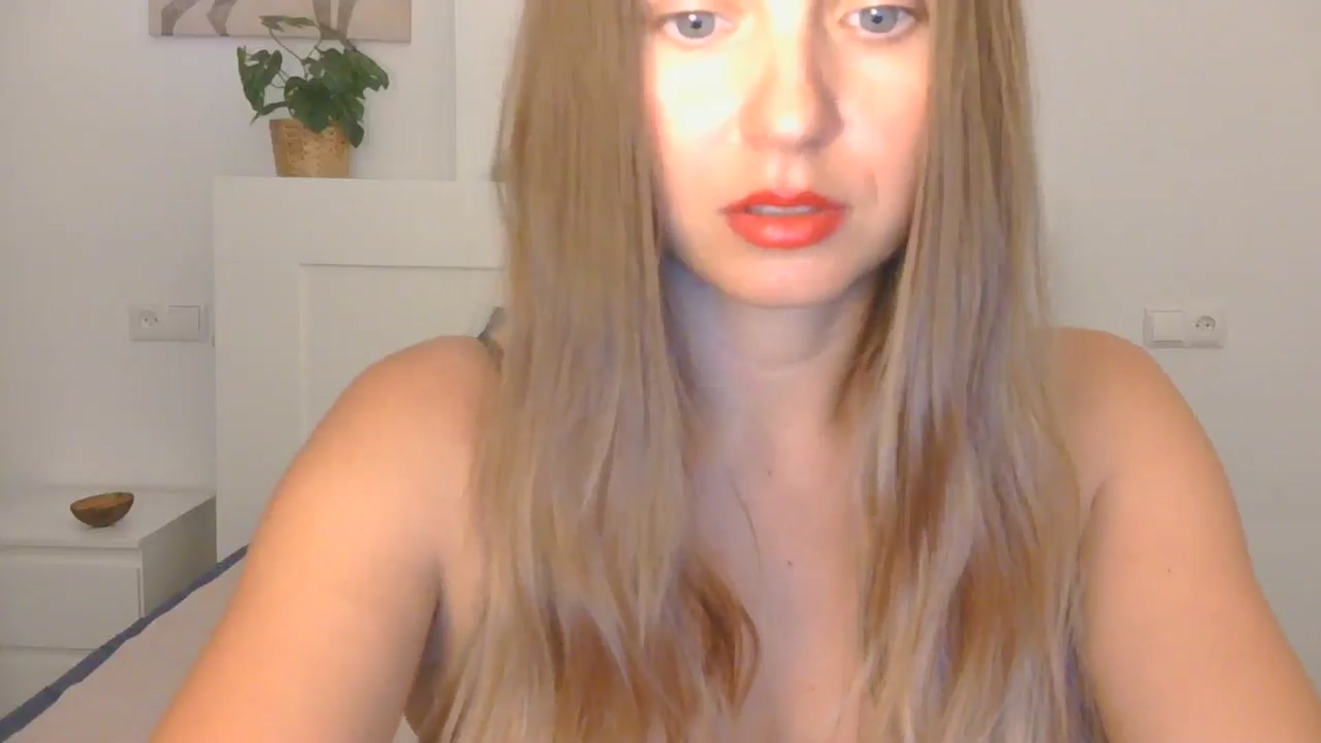 Gallery image thumbnail from AnotherLove4U's myfreecams stream on, 10/22/2024, 08:55 image 13 of 20
