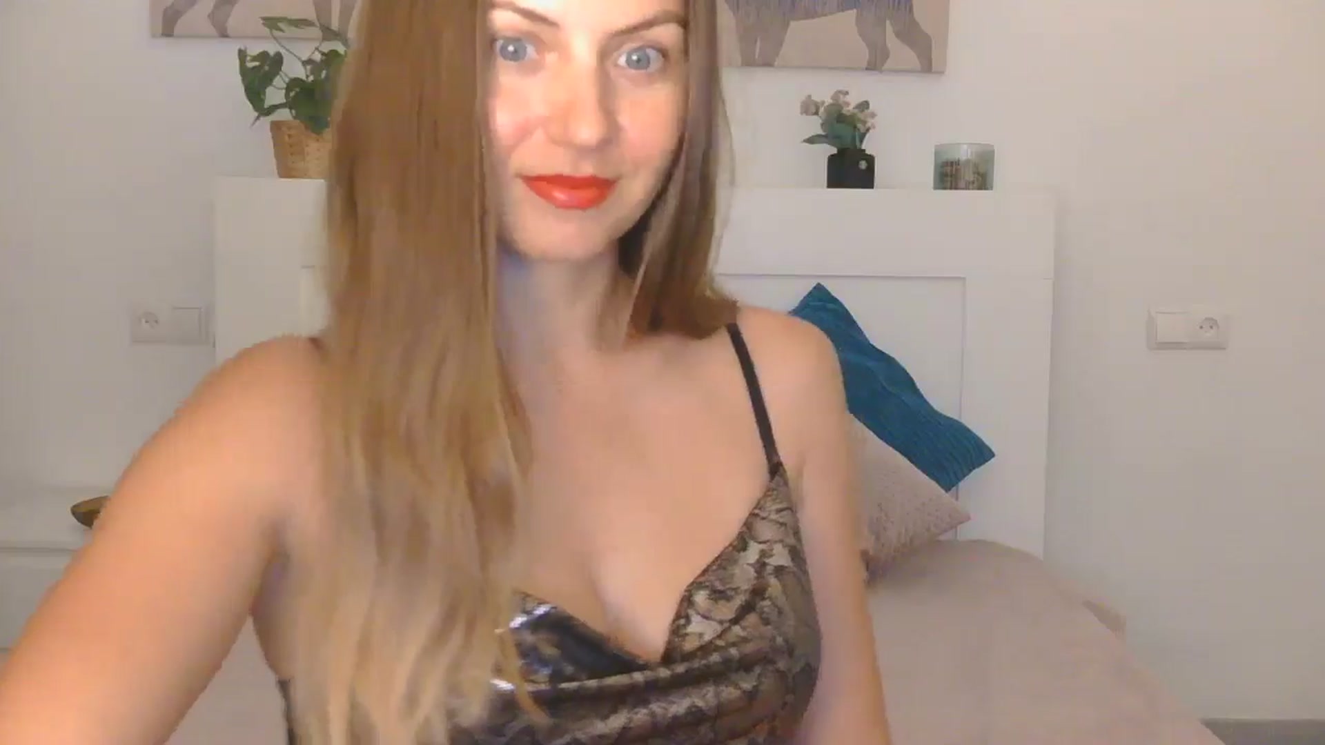 Gallery image thumbnail from AnotherLove4U's myfreecams stream on, 10/22/2024, 08:55 image 7 of 20