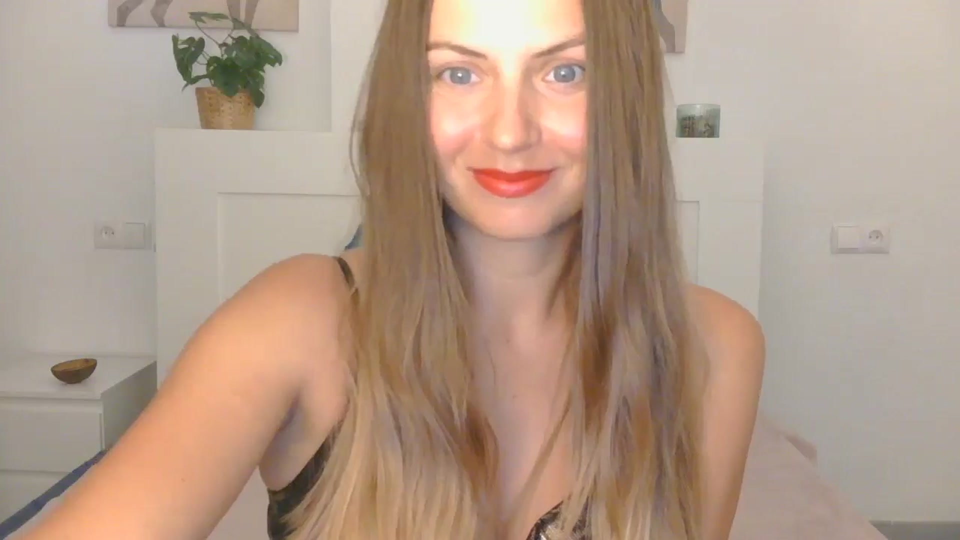 Gallery image thumbnail from AnotherLove4U's myfreecams stream on, 10/22/2024, 08:55 image 20 of 20
