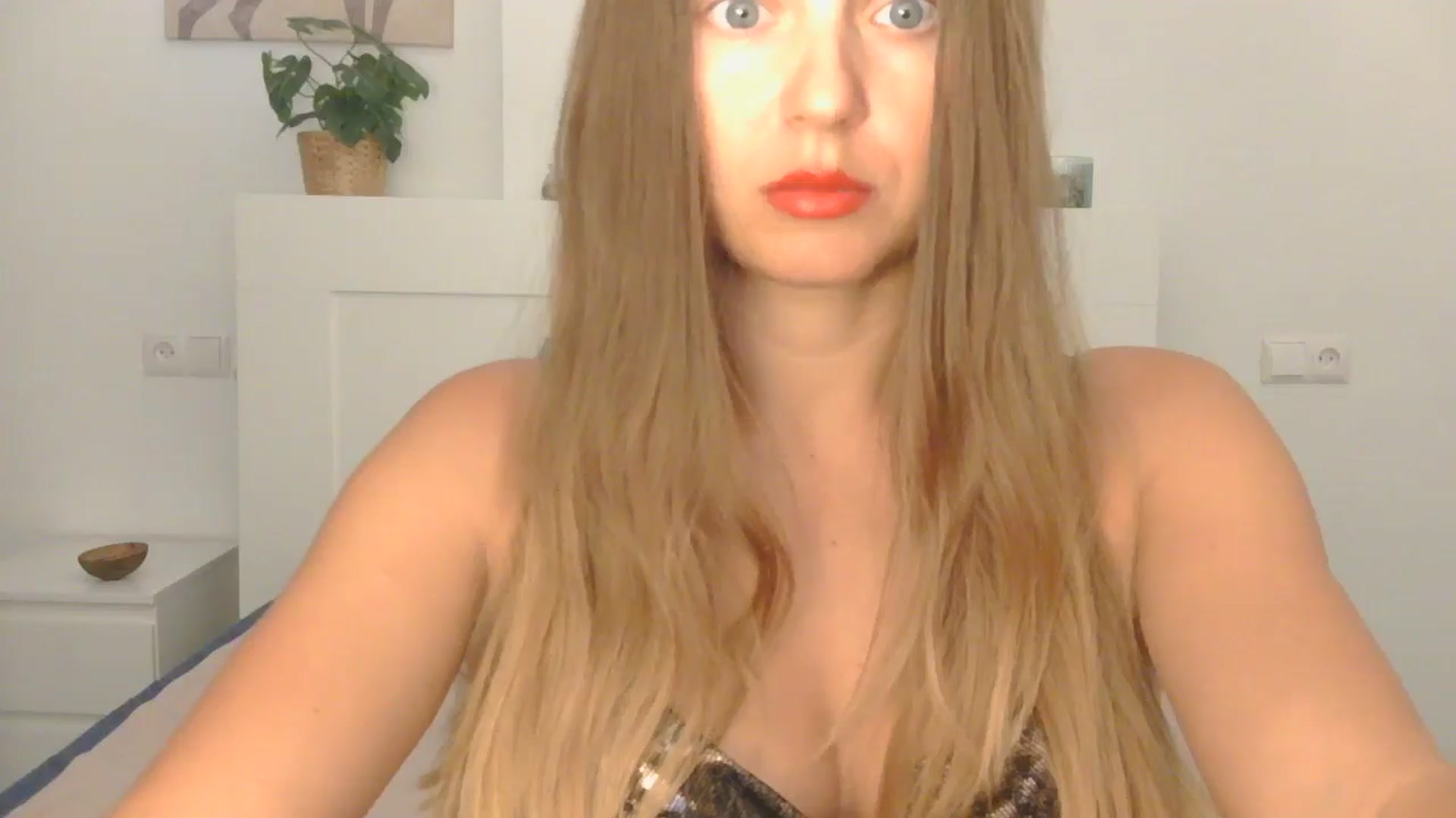 Gallery image thumbnail from AnotherLove4U's myfreecams stream on, 10/22/2024, 08:55 image 12 of 20
