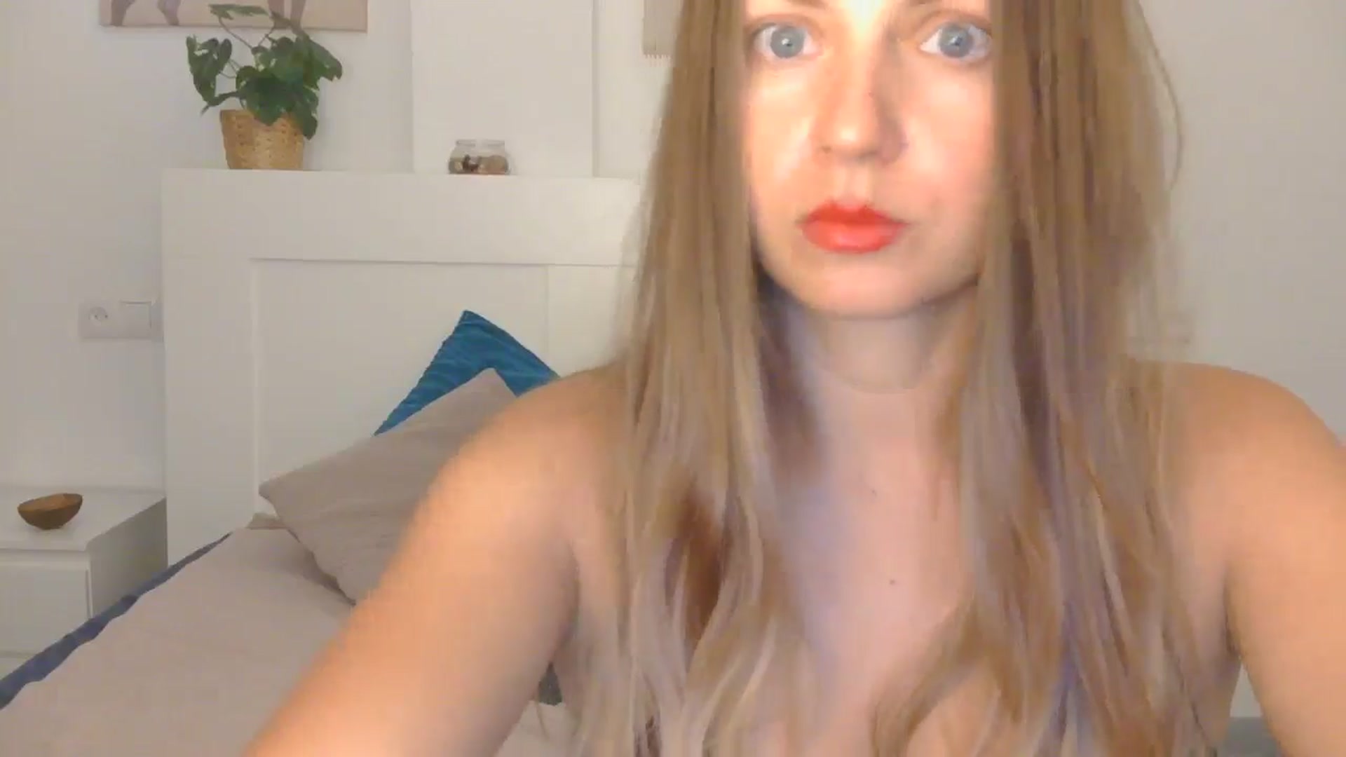 Gallery image thumbnail from AnotherLove4U's myfreecams stream on, 10/22/2024, 09:46 image 4 of 20