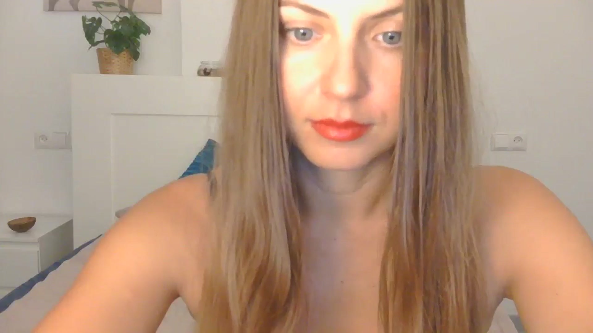 Gallery image thumbnail from AnotherLove4U's myfreecams stream on, 10/22/2024, 09:46 image 11 of 20