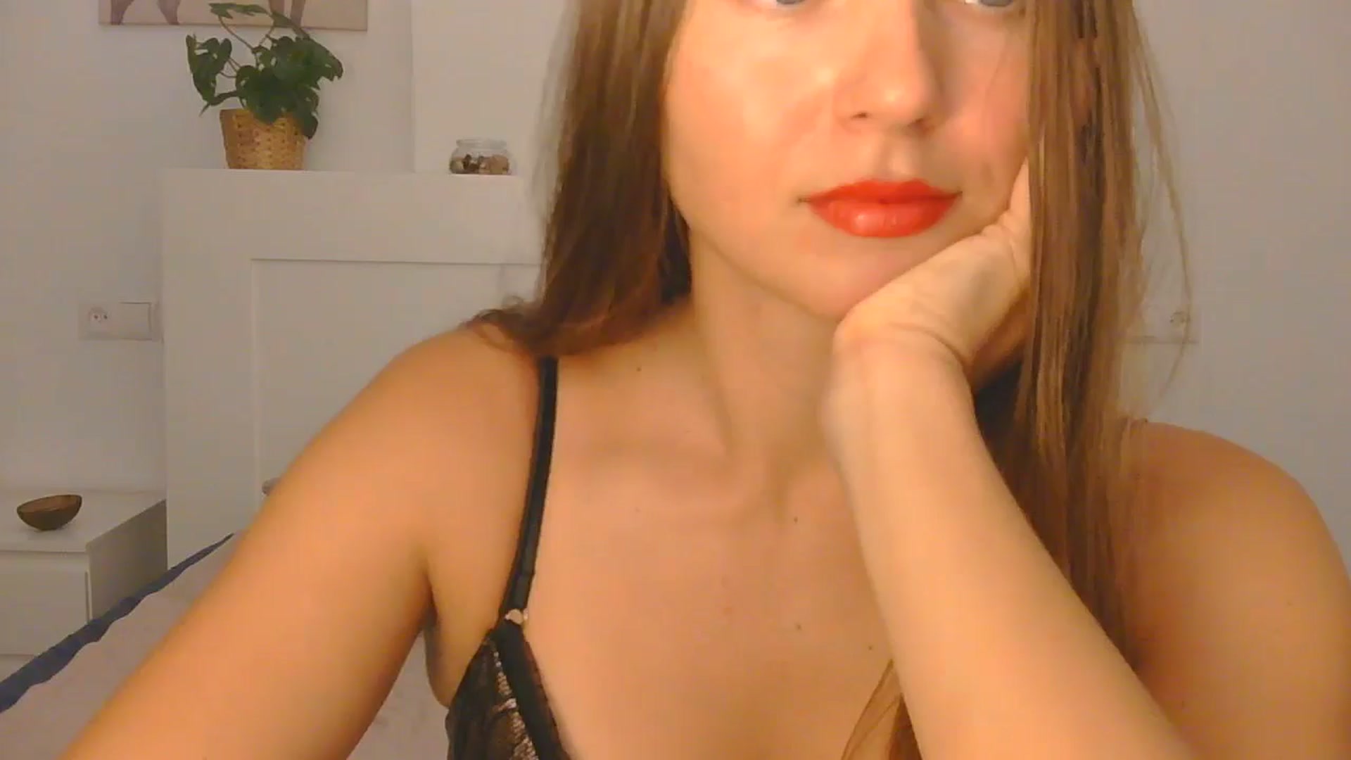 Gallery image thumbnail from AnotherLove4U's myfreecams stream on, 10/22/2024, 09:46 image 9 of 20