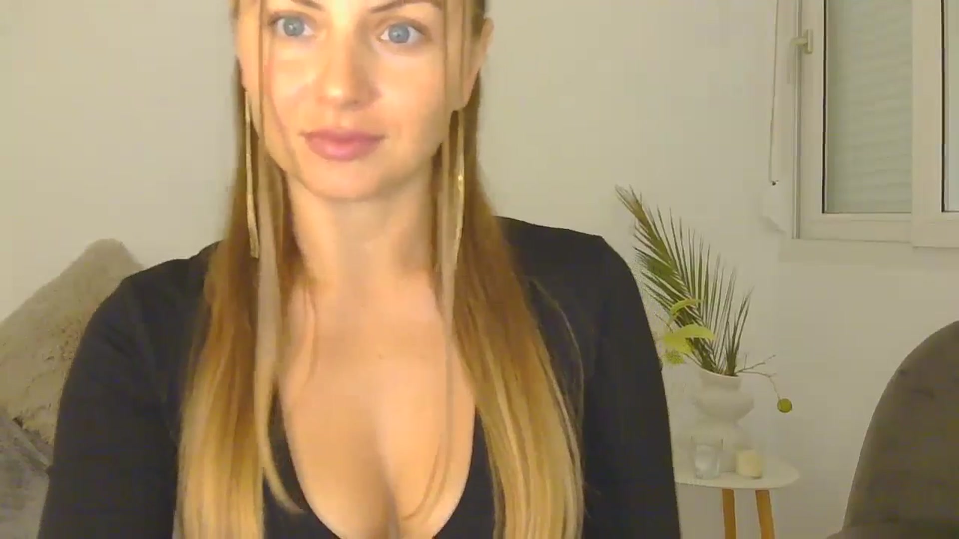 Gallery image thumbnail from AnotherLove4U's myfreecams stream on, 11/04/2024, 10:47 image 7 of 20